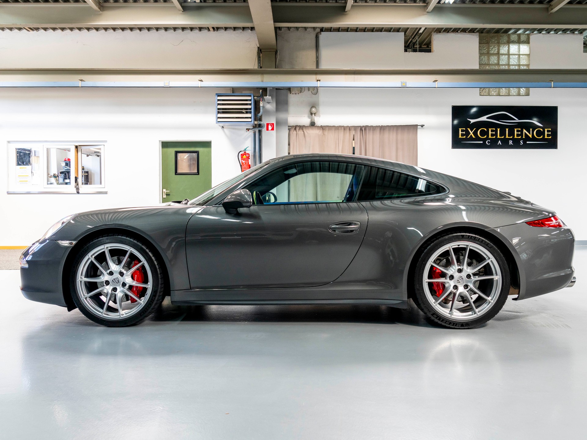 PORSCHE 911 Carrera 4S PDK-image-3