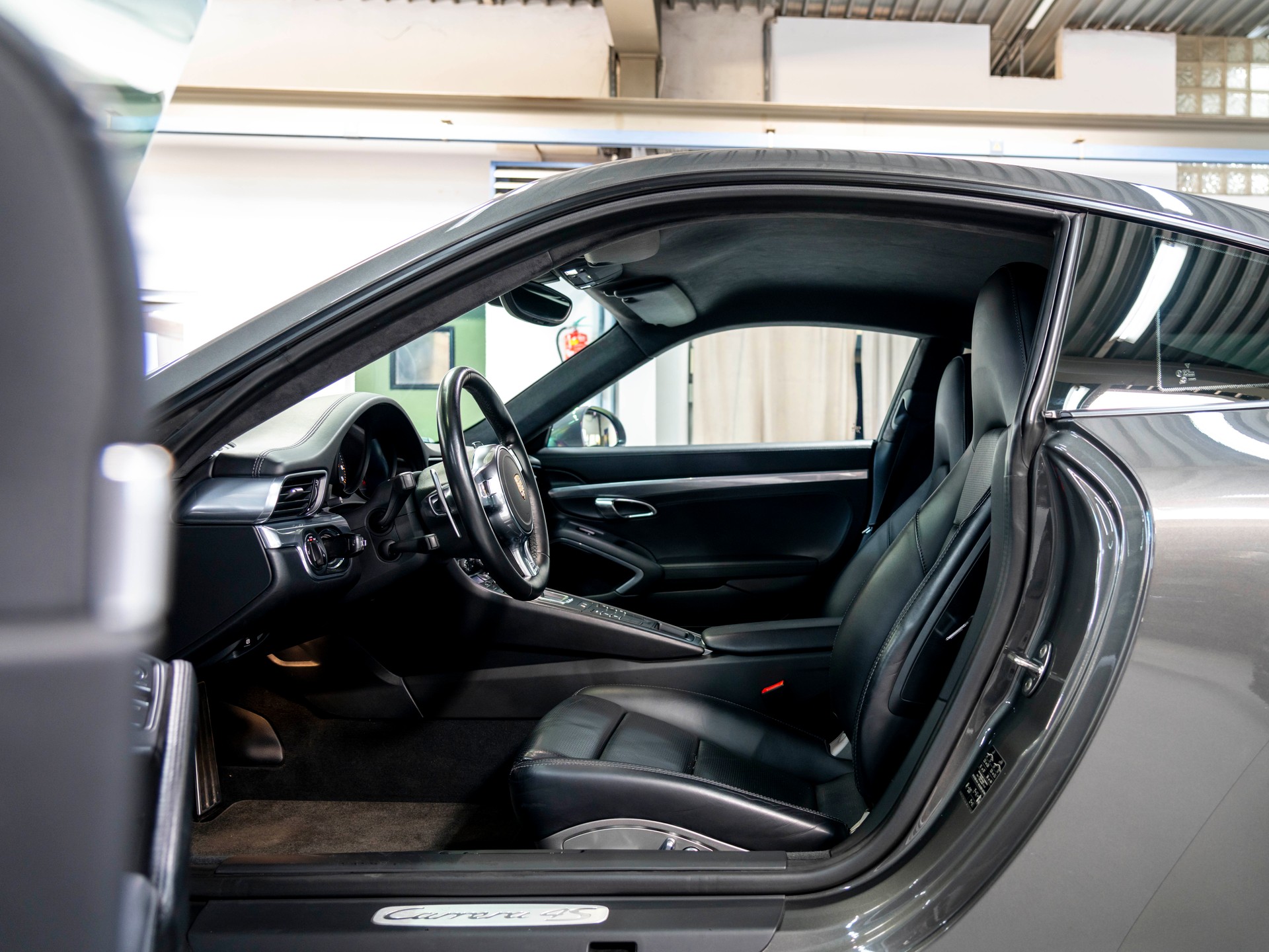 PORSCHE 911 Carrera 4S PDK-image-17