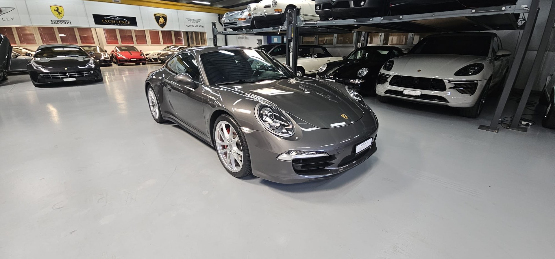 PORSCHE 911 Carrera 4S PDK-showroom-element-2