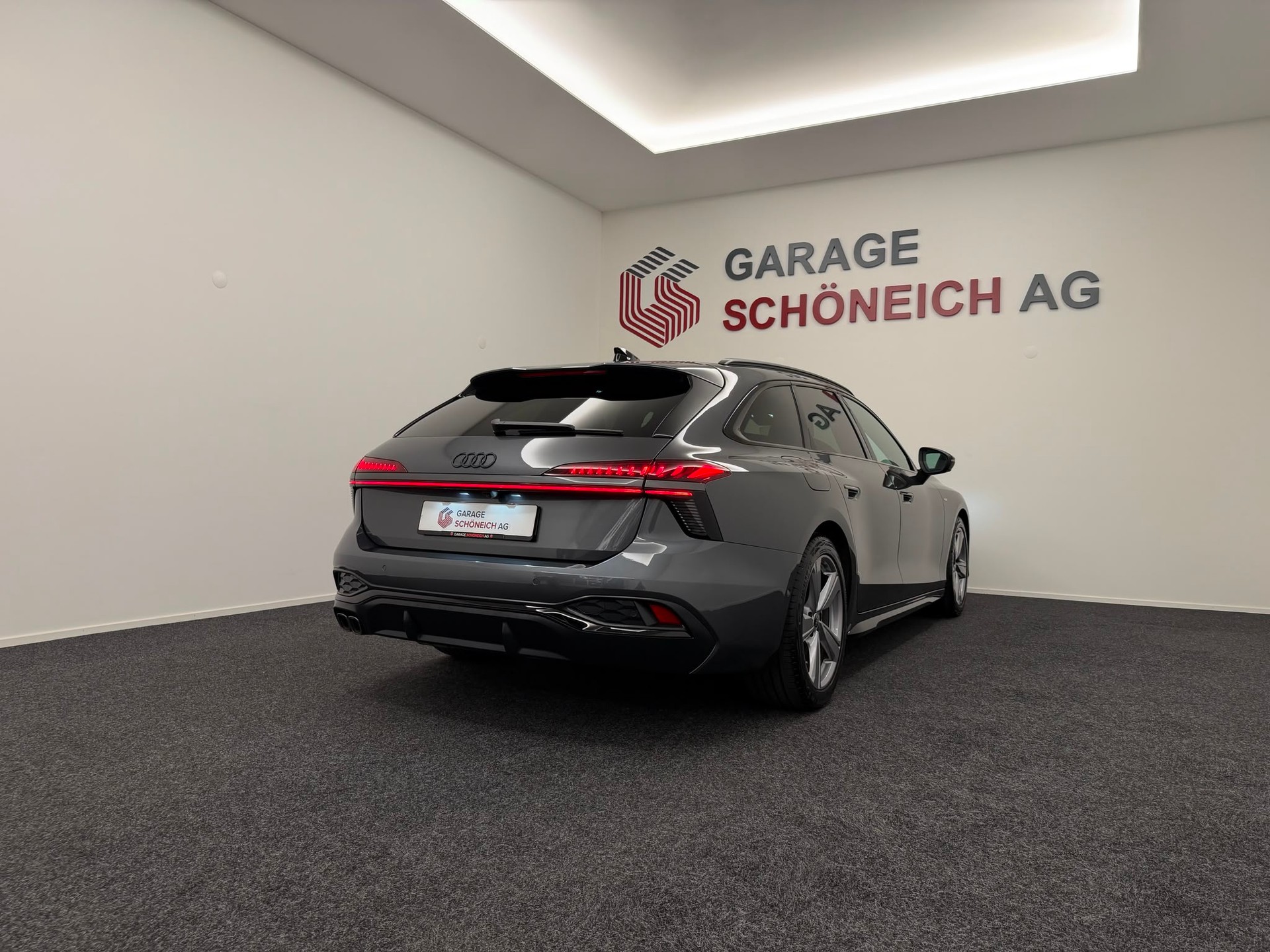 AUDI A6 Avant TDI S-Line 150 kW S tronic-image-4