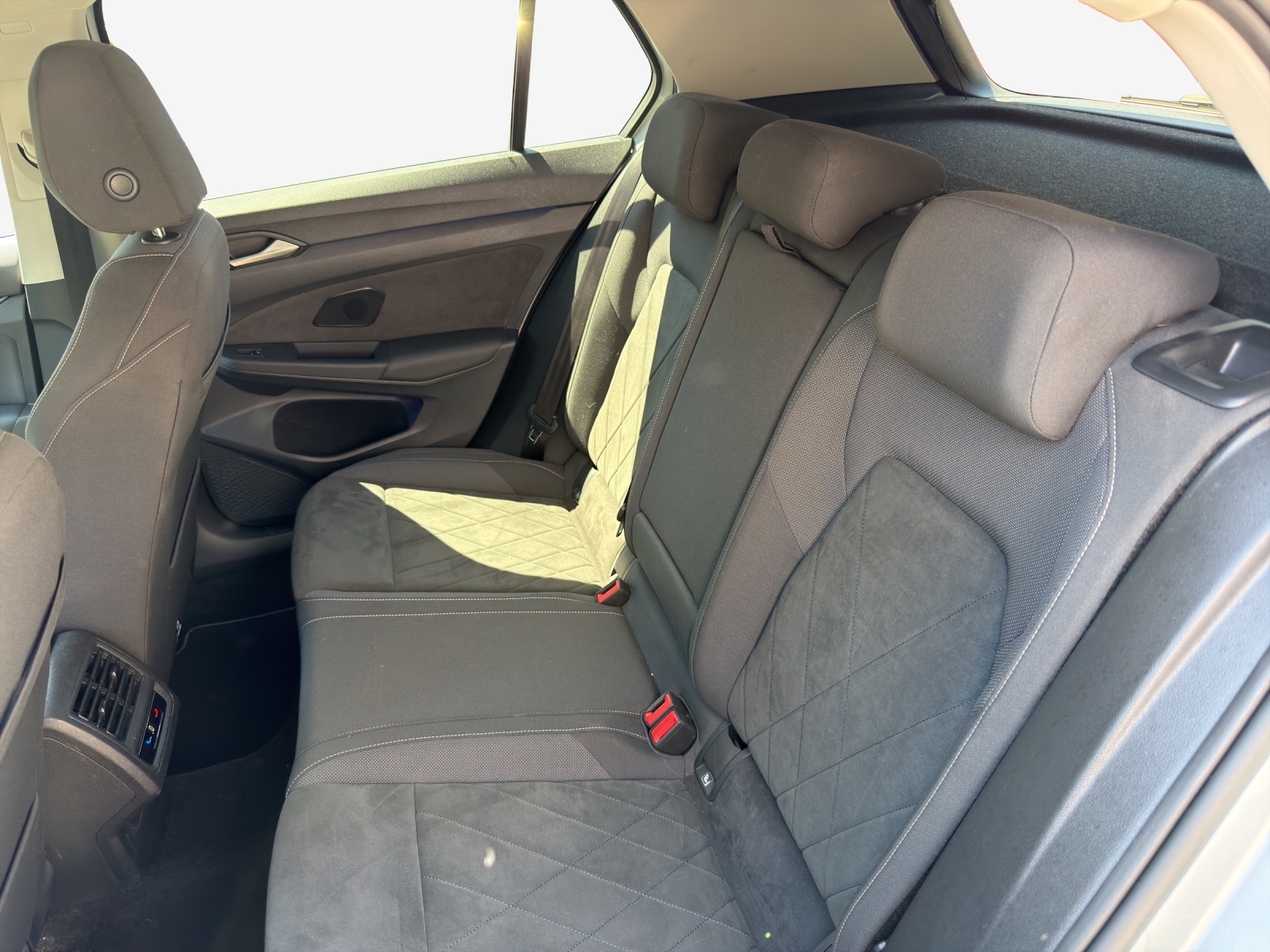 VW Golf 2.0 TSI Style DSG 4 Motion-image-10