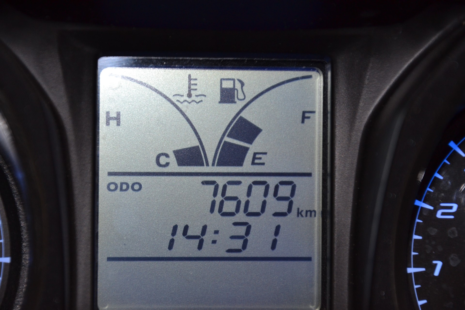 KAWASAKI J 300 SE ABS-image-4