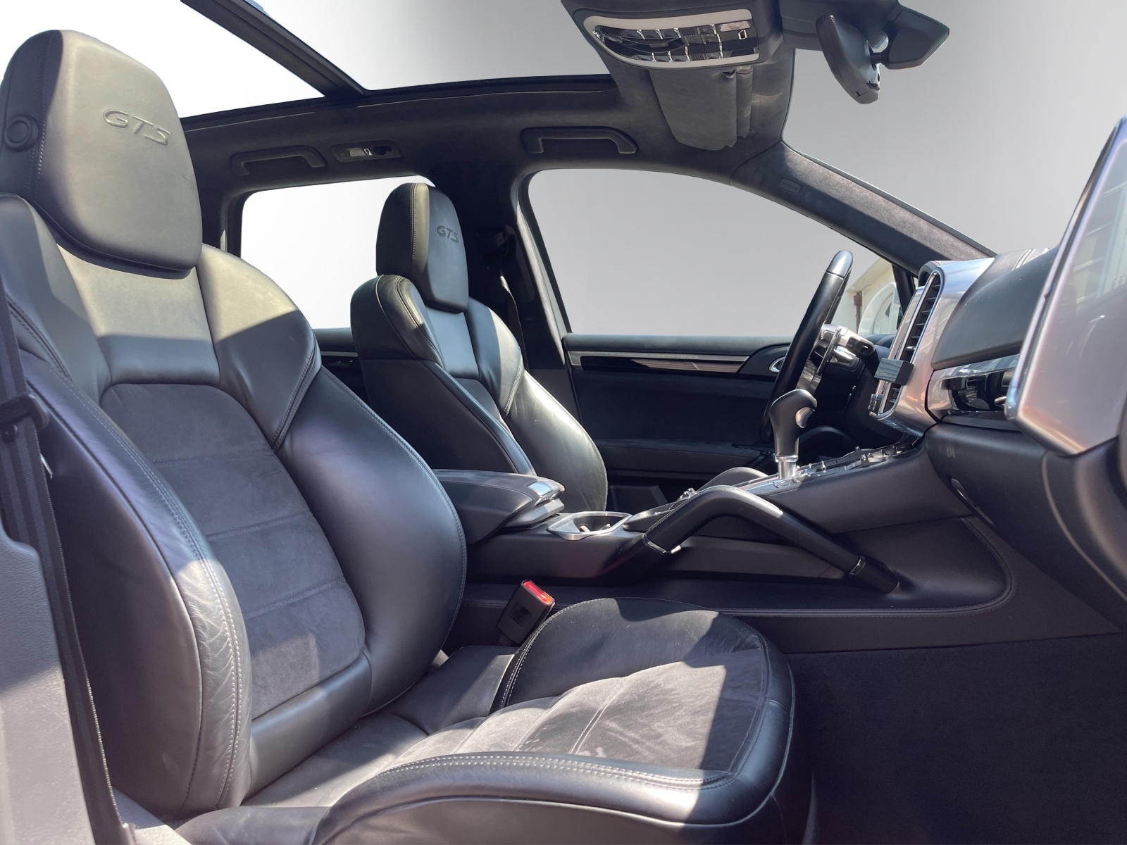 PORSCHE Cayenne GTS-image-10