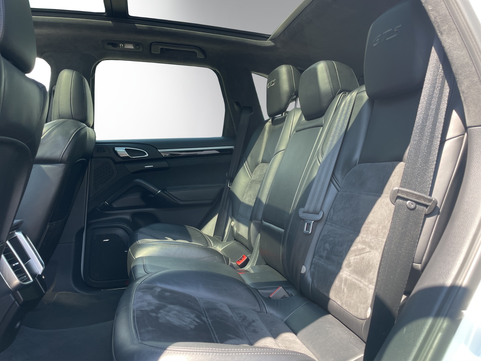 PORSCHE Cayenne GTS-image-11