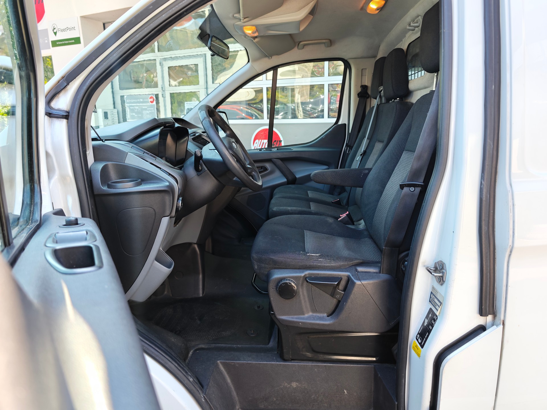 FORD Transit Custom Van 270 L1H1 Startup-image-11