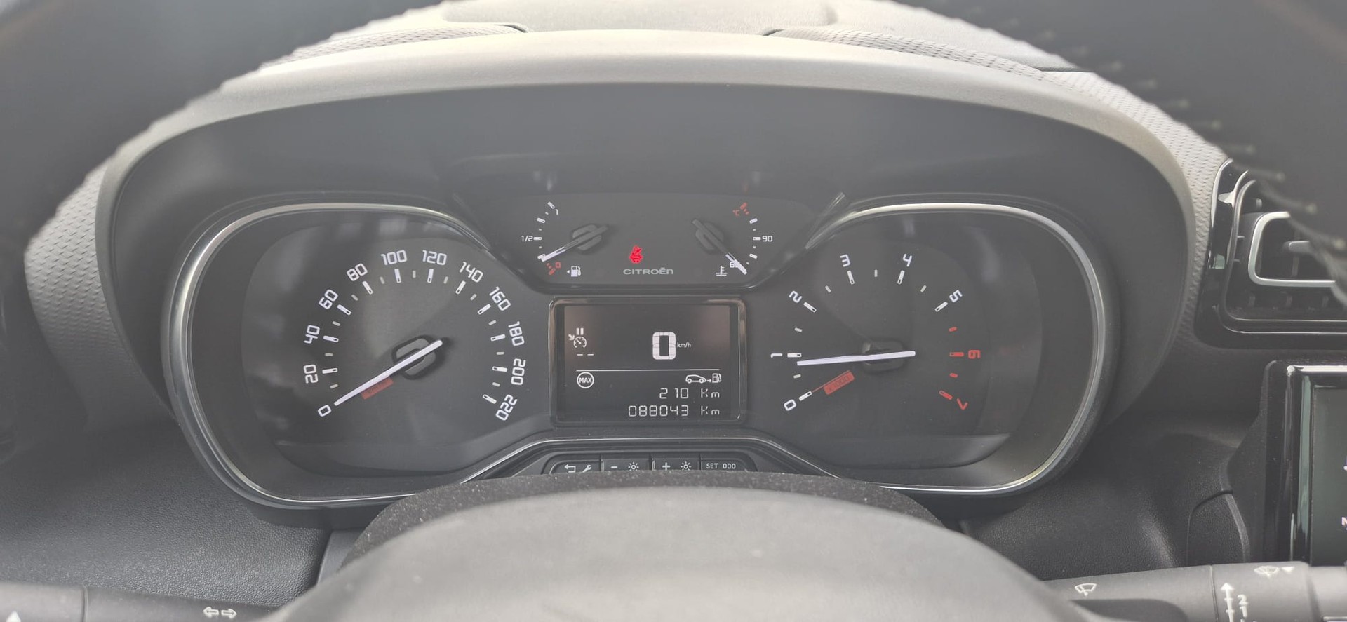 CITROEN C3 Aircross 1.2i PureTech Feel-image-9