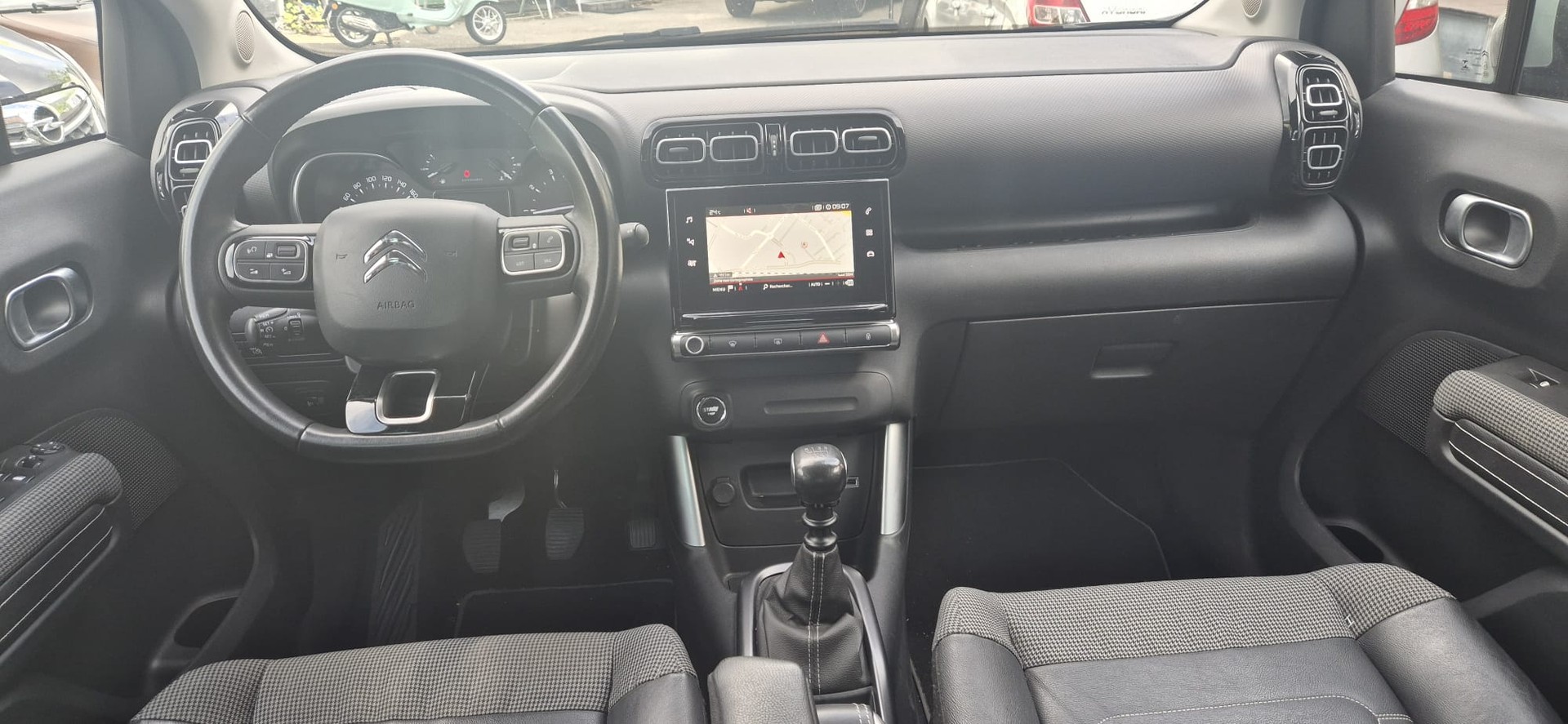 CITROEN C3 Aircross 1.2i PureTech Feel-image-5