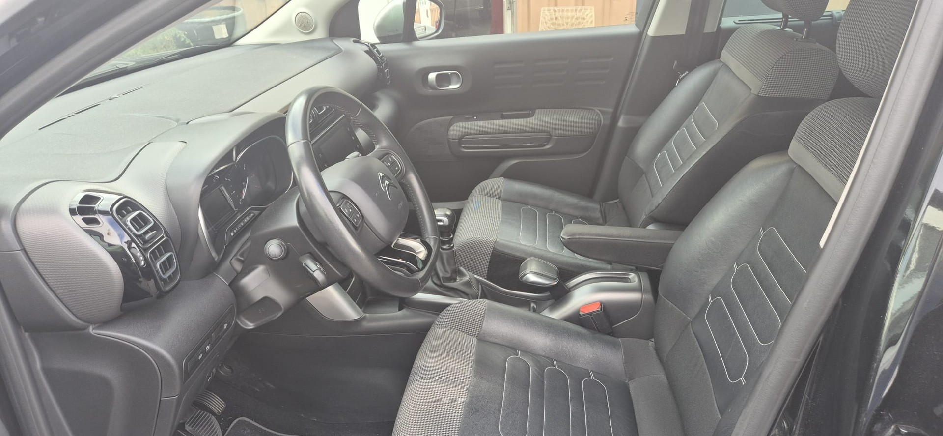 CITROEN C3 Aircross 1.2i PureTech Feel-image-6
