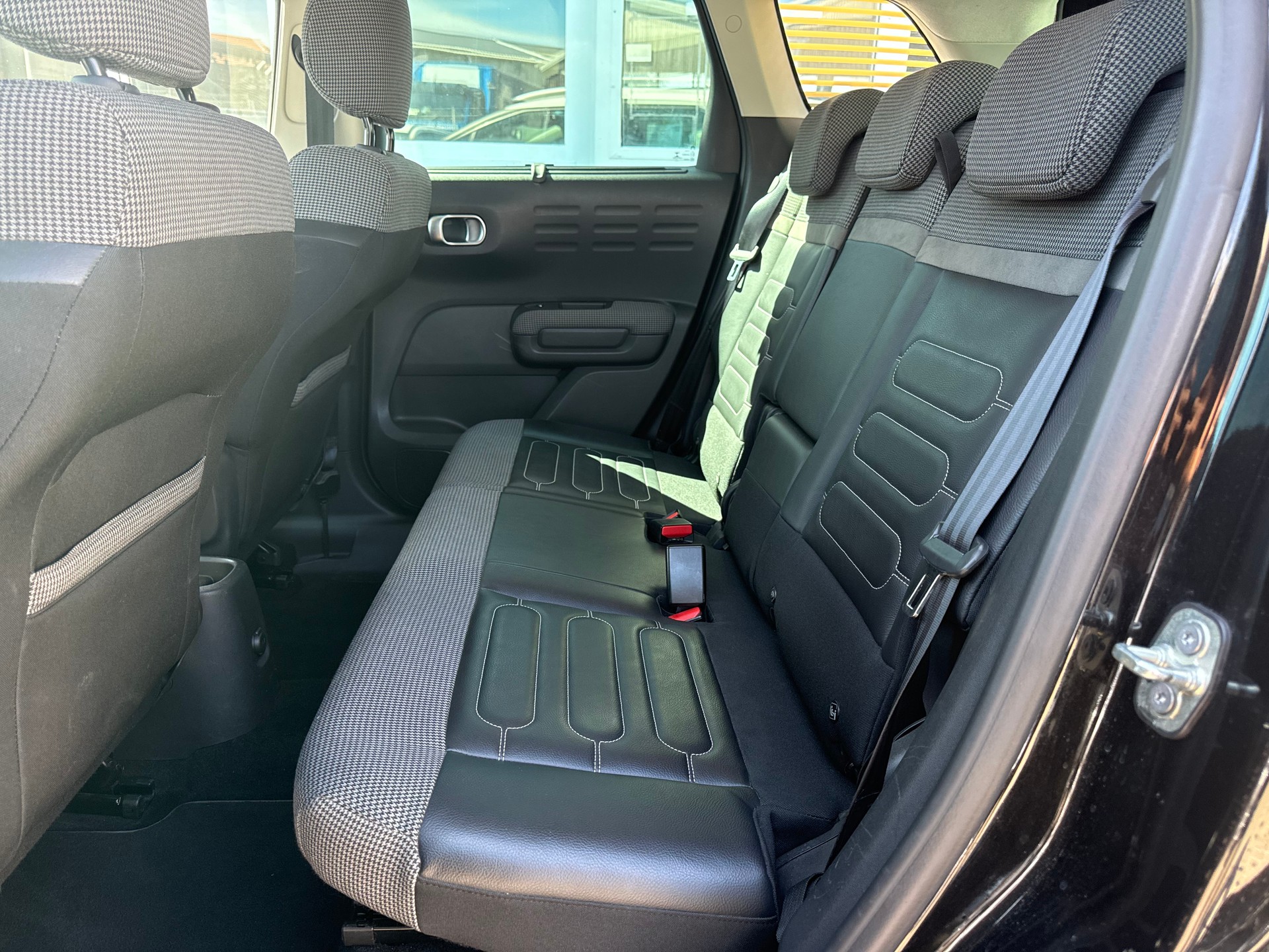 CITROEN C3 Aircross 1.2i PureTech Feel-image-7