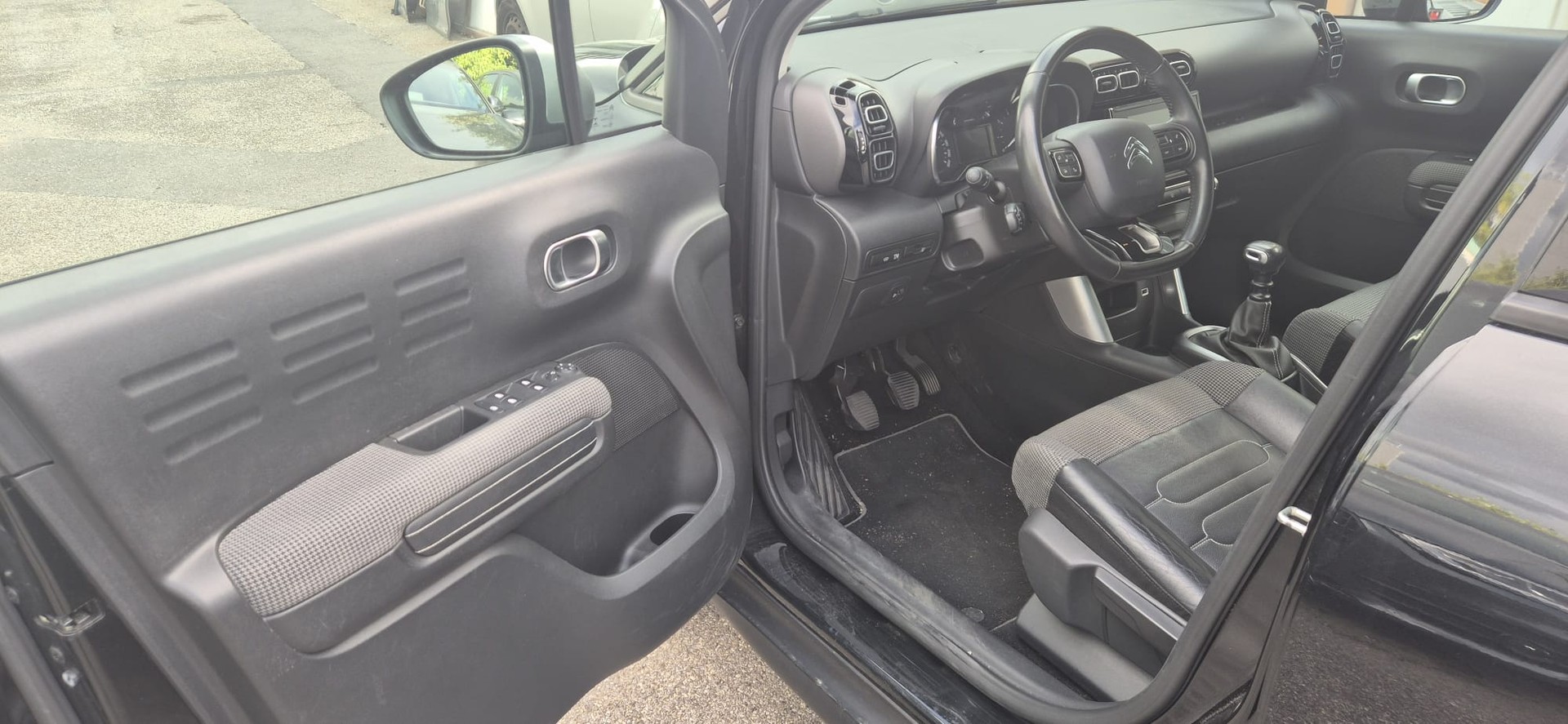 CITROEN C3 Aircross 1.2i PureTech Feel-image-8