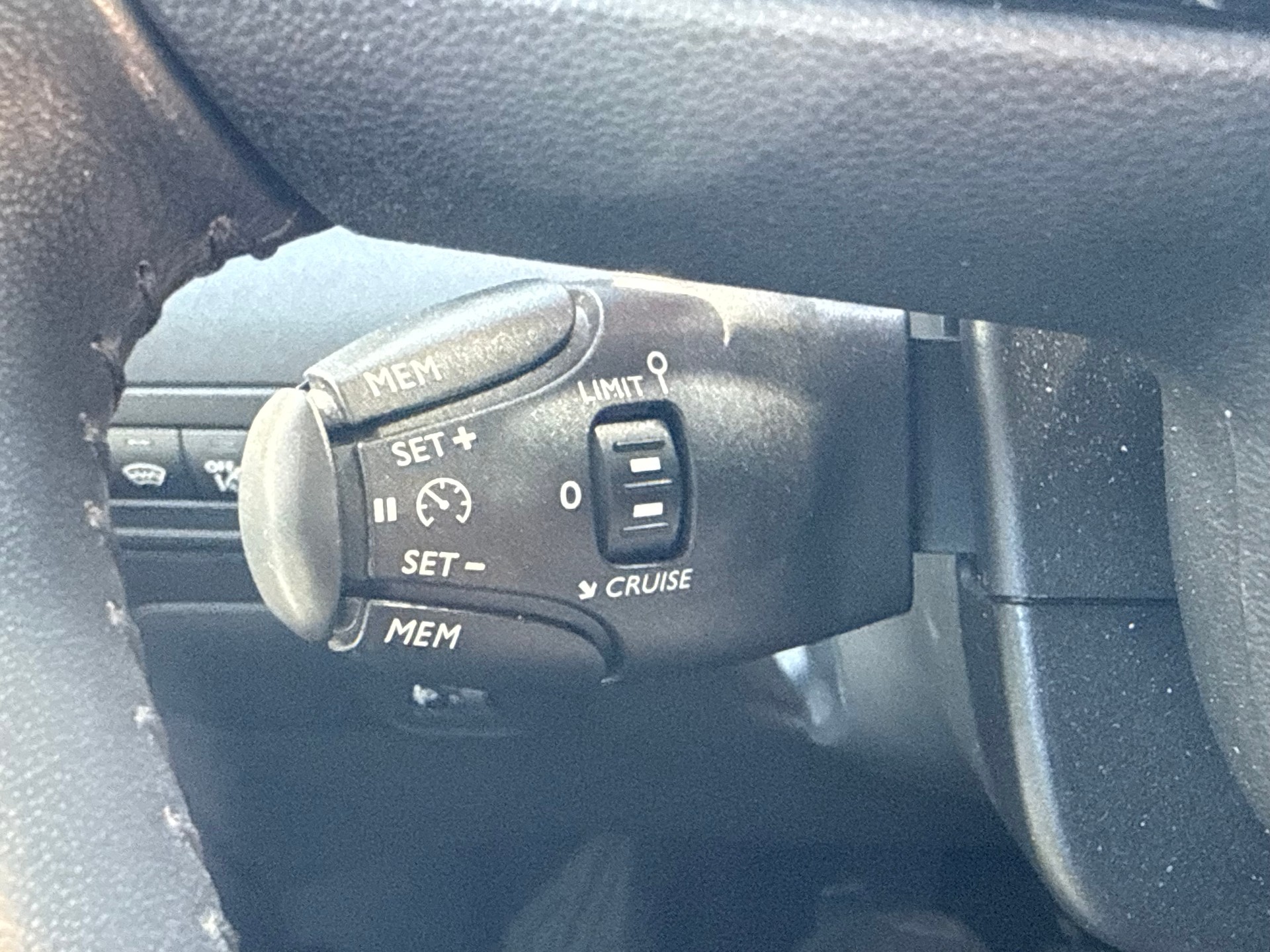 CITROEN C3 Aircross 1.2i PureTech Feel-image-12