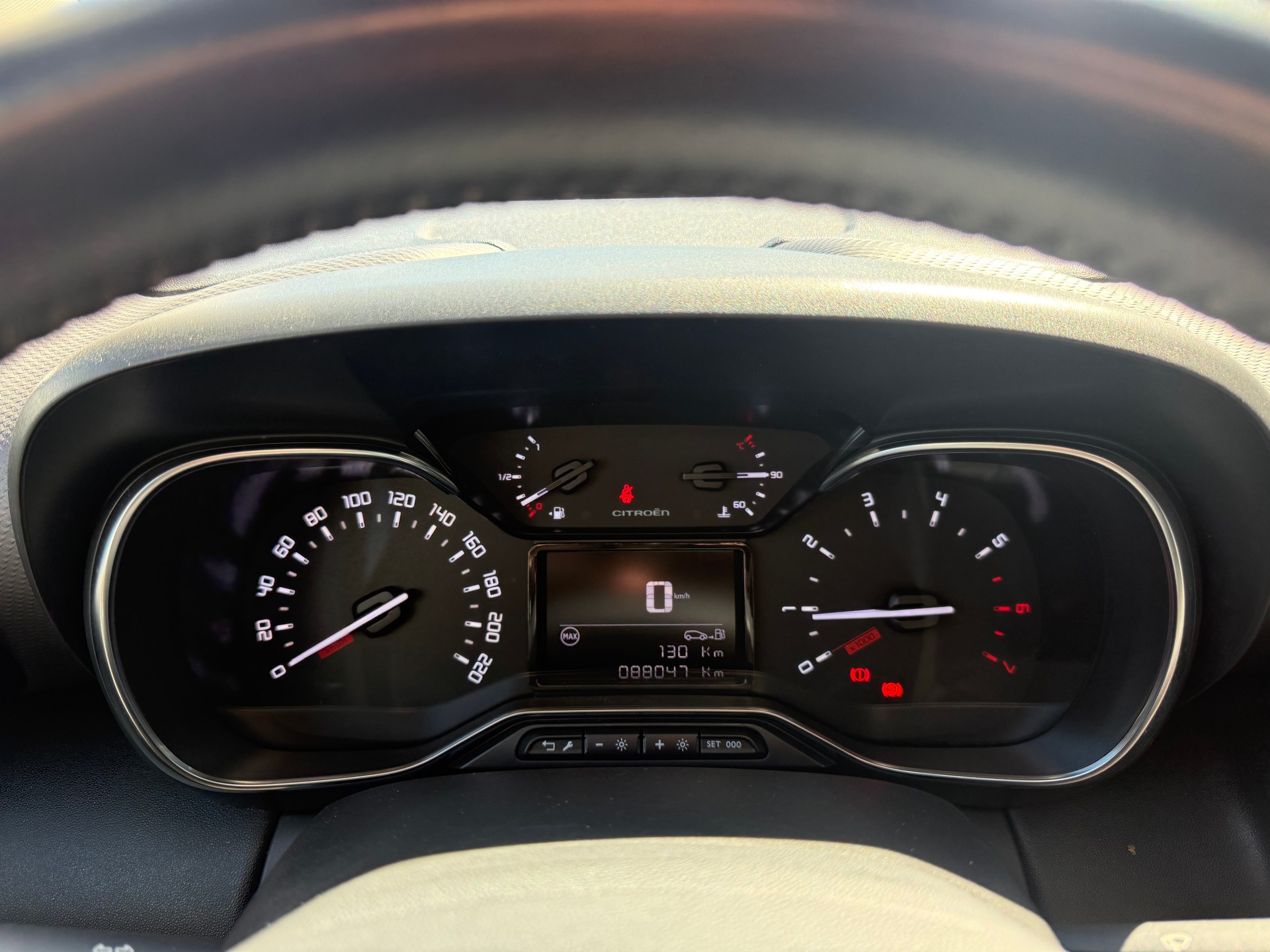 CITROEN C3 Aircross 1.2i PureTech Feel-image-8
