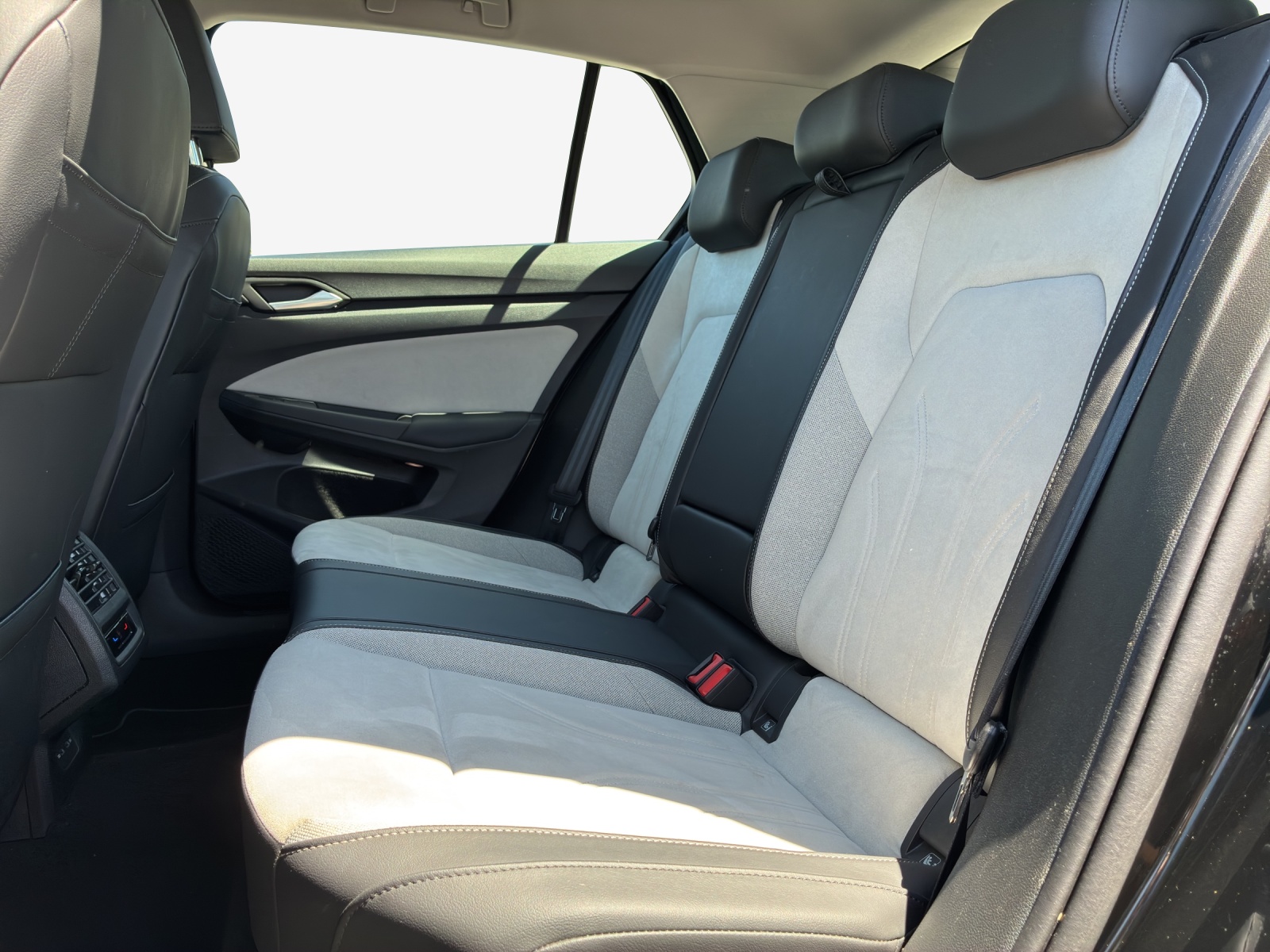 VW Golf 1.5 e TSI mHEV Style DSG-image-11