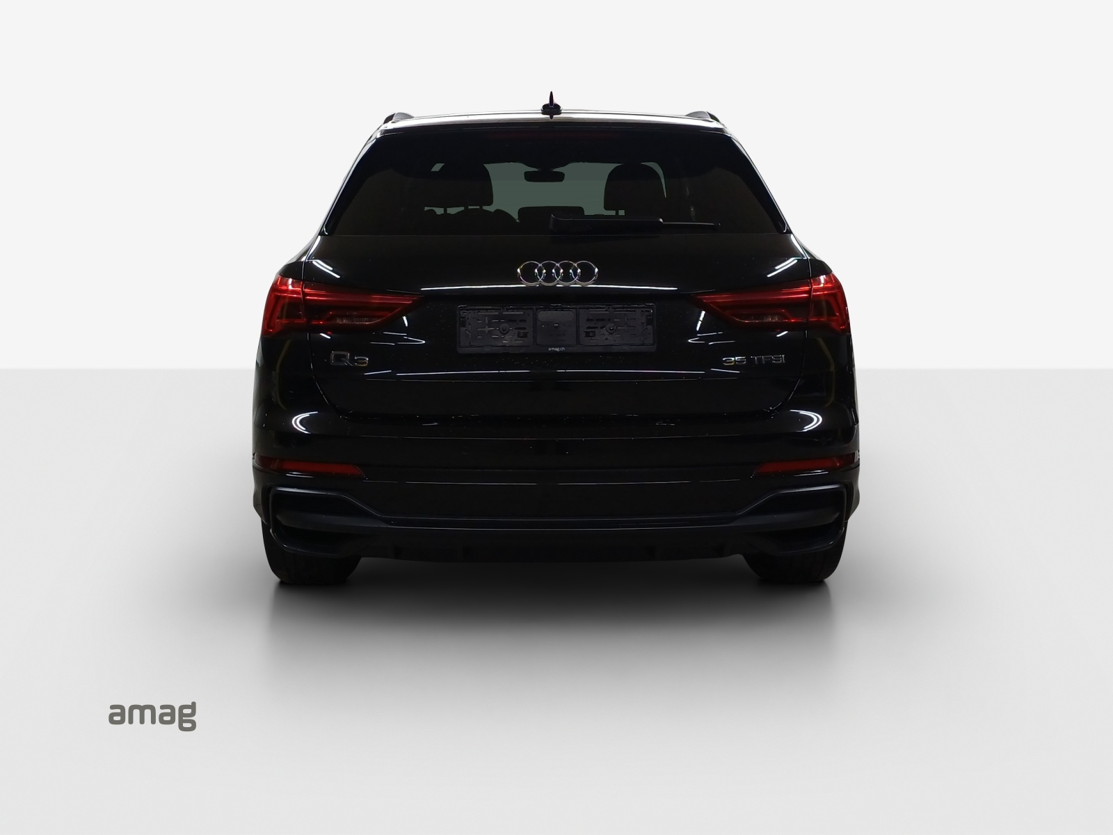AUDI Q3 35 TFSI S line S-tronic-image-3