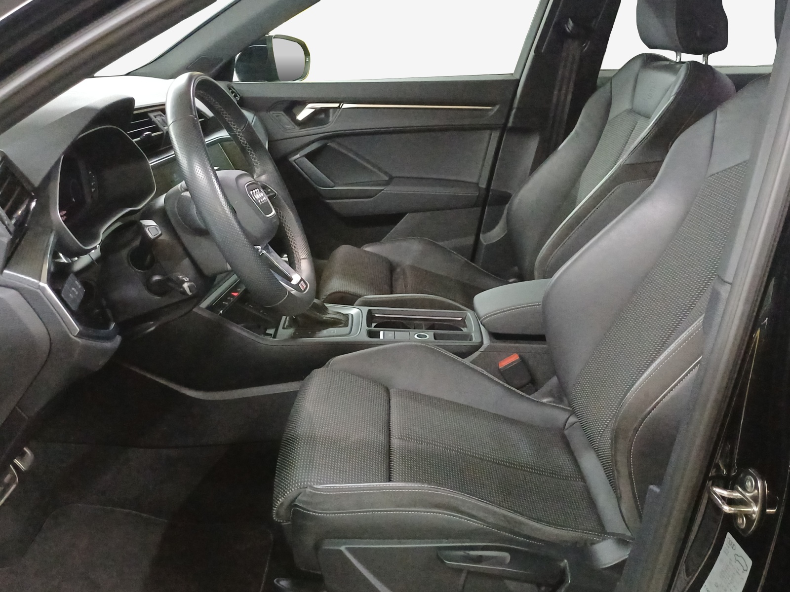 AUDI Q3 35 TFSI S line S-tronic-image-7