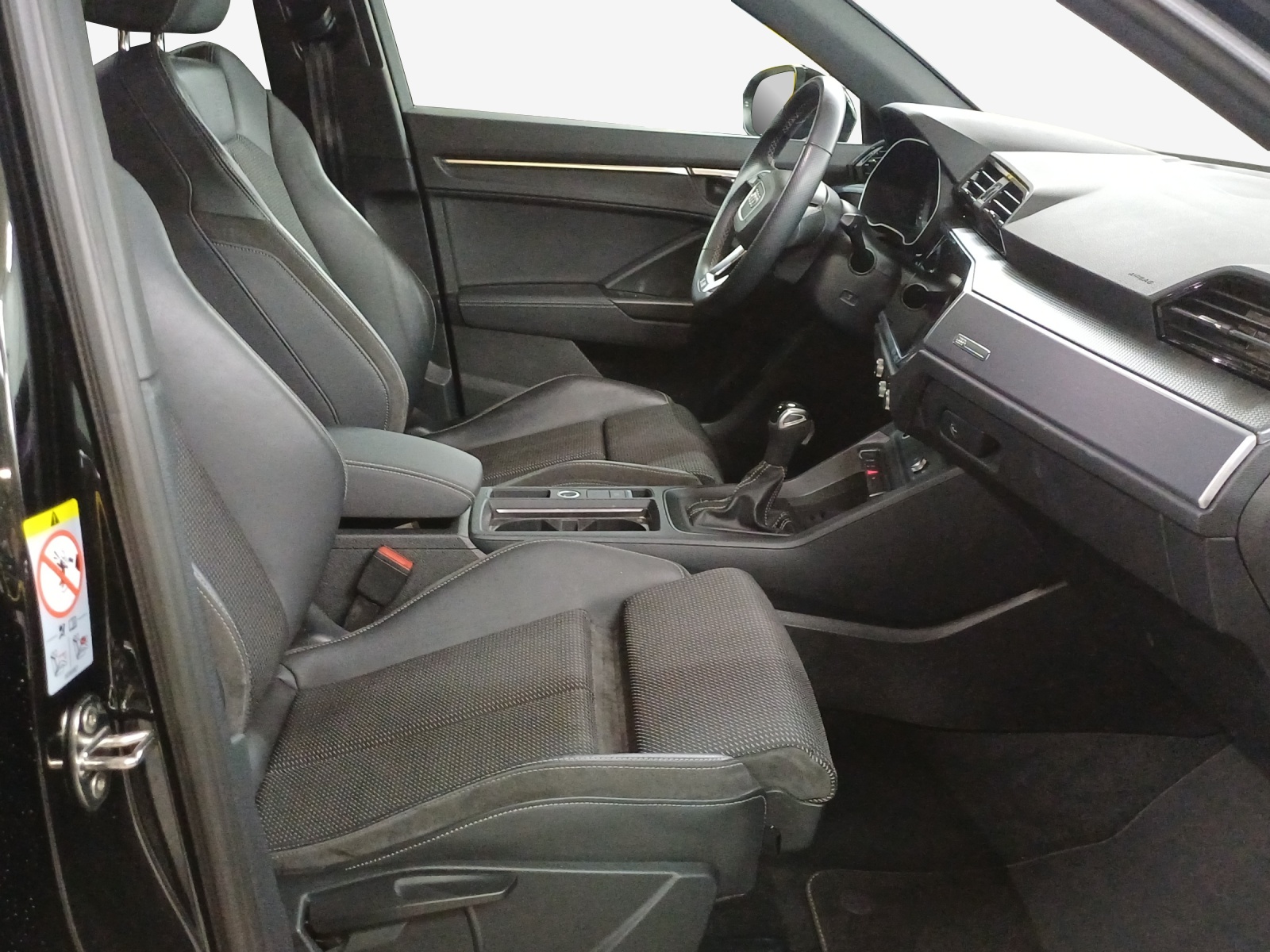 AUDI Q3 35 TFSI S line S-tronic-image-13