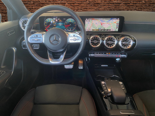 MERCEDES-BENZ A 180 Night Star AMG Line-image-9