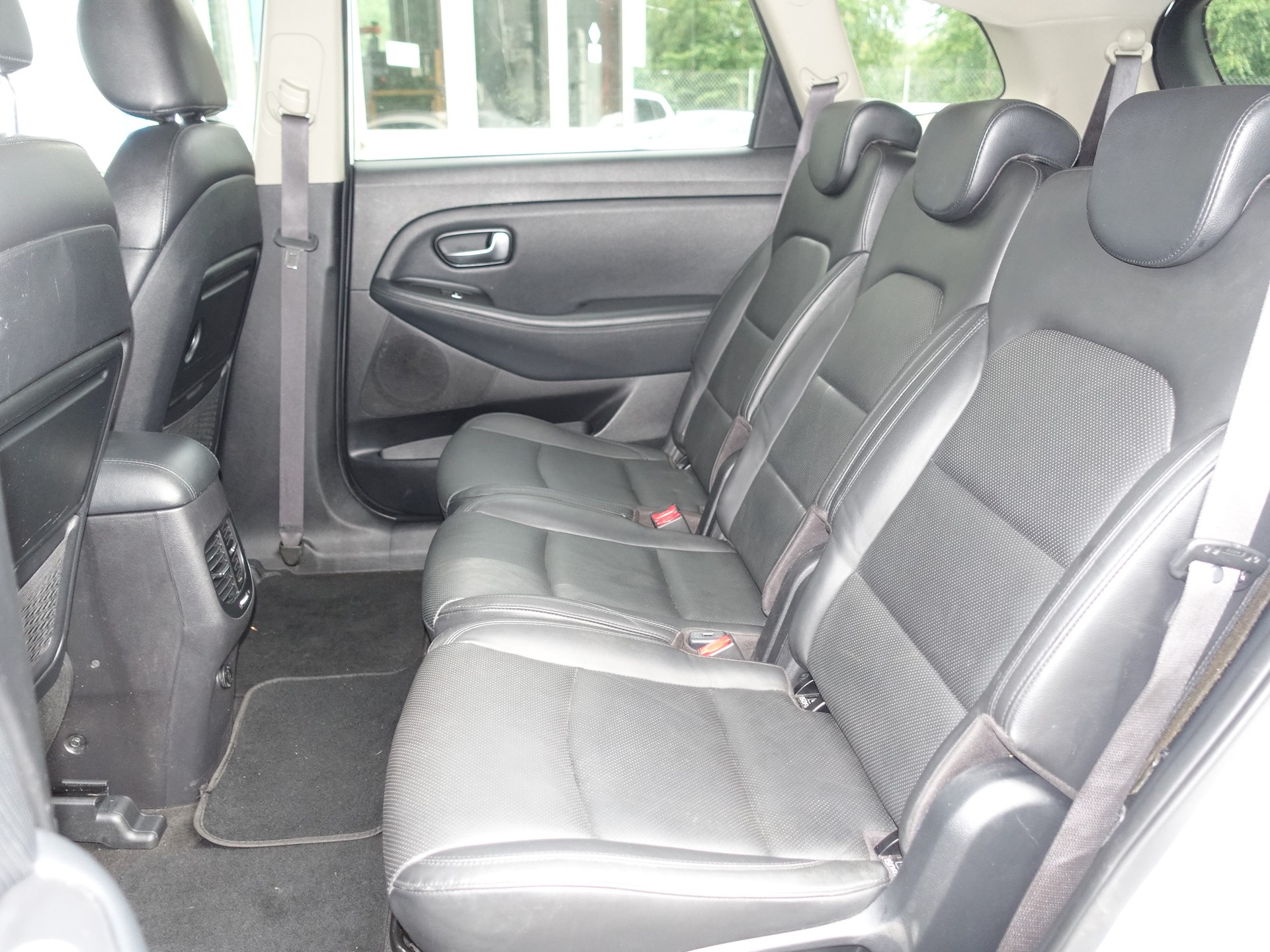 KIA Carens 1.7 CRDi Style DCT-image-19