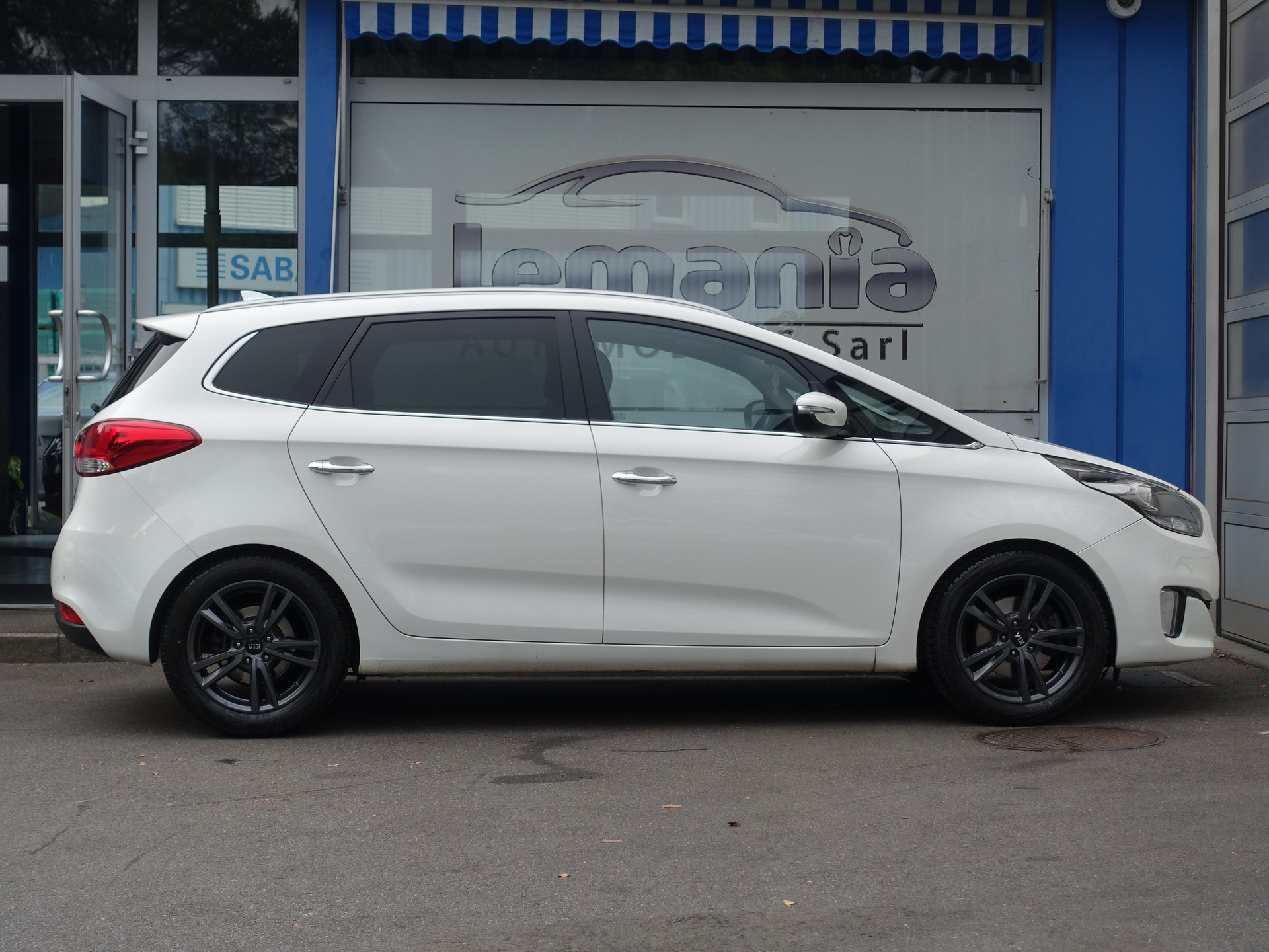 KIA Carens 1.7 CRDi Style DCT-image-7