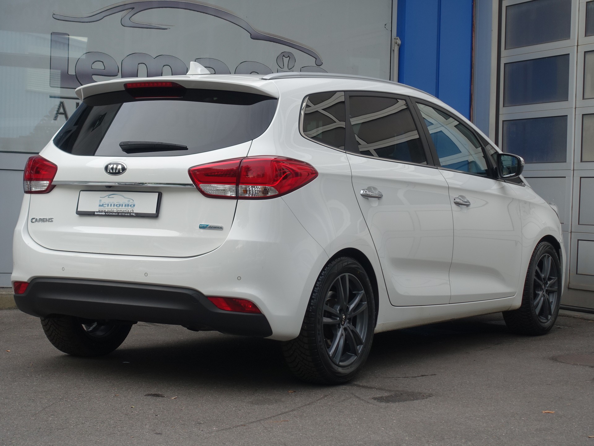 KIA Carens 1.7 CRDi Style DCT-image-3