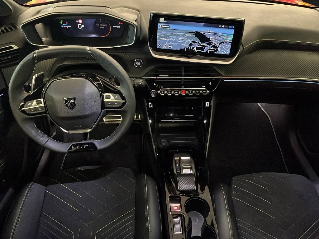 PEUGEOT 208 1.2 MHEV 110 GT-image-6