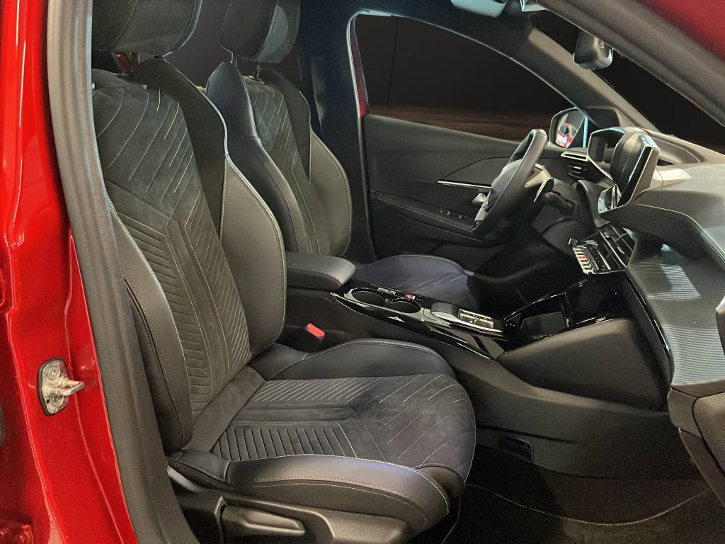 PEUGEOT 208 1.2 MHEV 110 GT-image-10