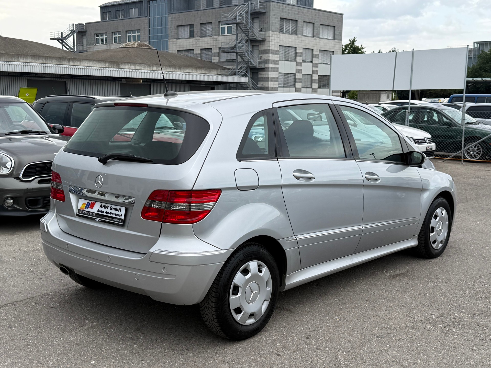 MERCEDES-BENZ B 170 Automat / Frisch ab MFK & ab Service / Top Zustand / PDC v & h / Klimaanlage-image-3