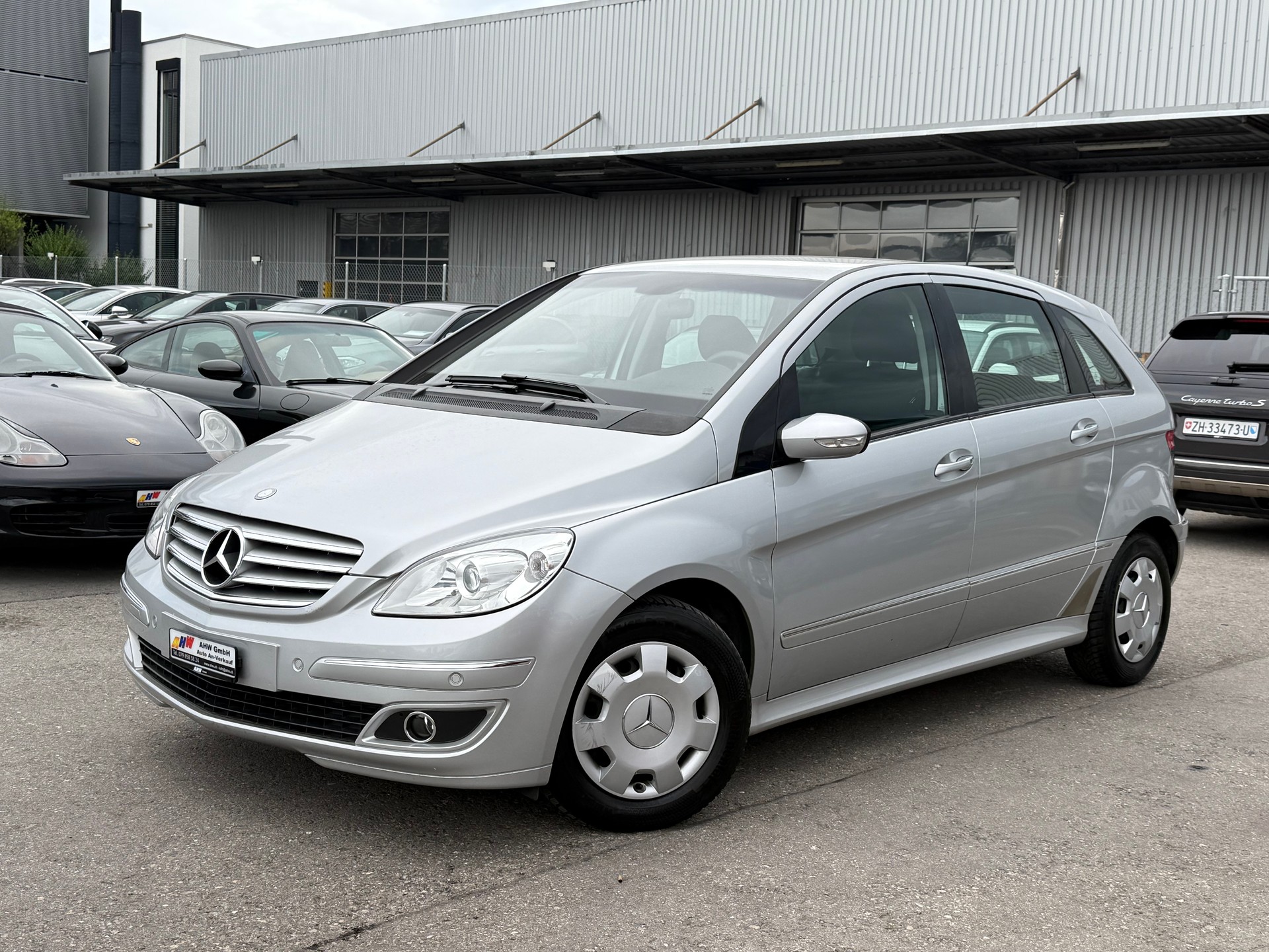 MERCEDES-BENZ B 170 Automat / Frisch ab MFK & ab Service / Top Zustand / PDC v & h / Klimaanlage-image-0