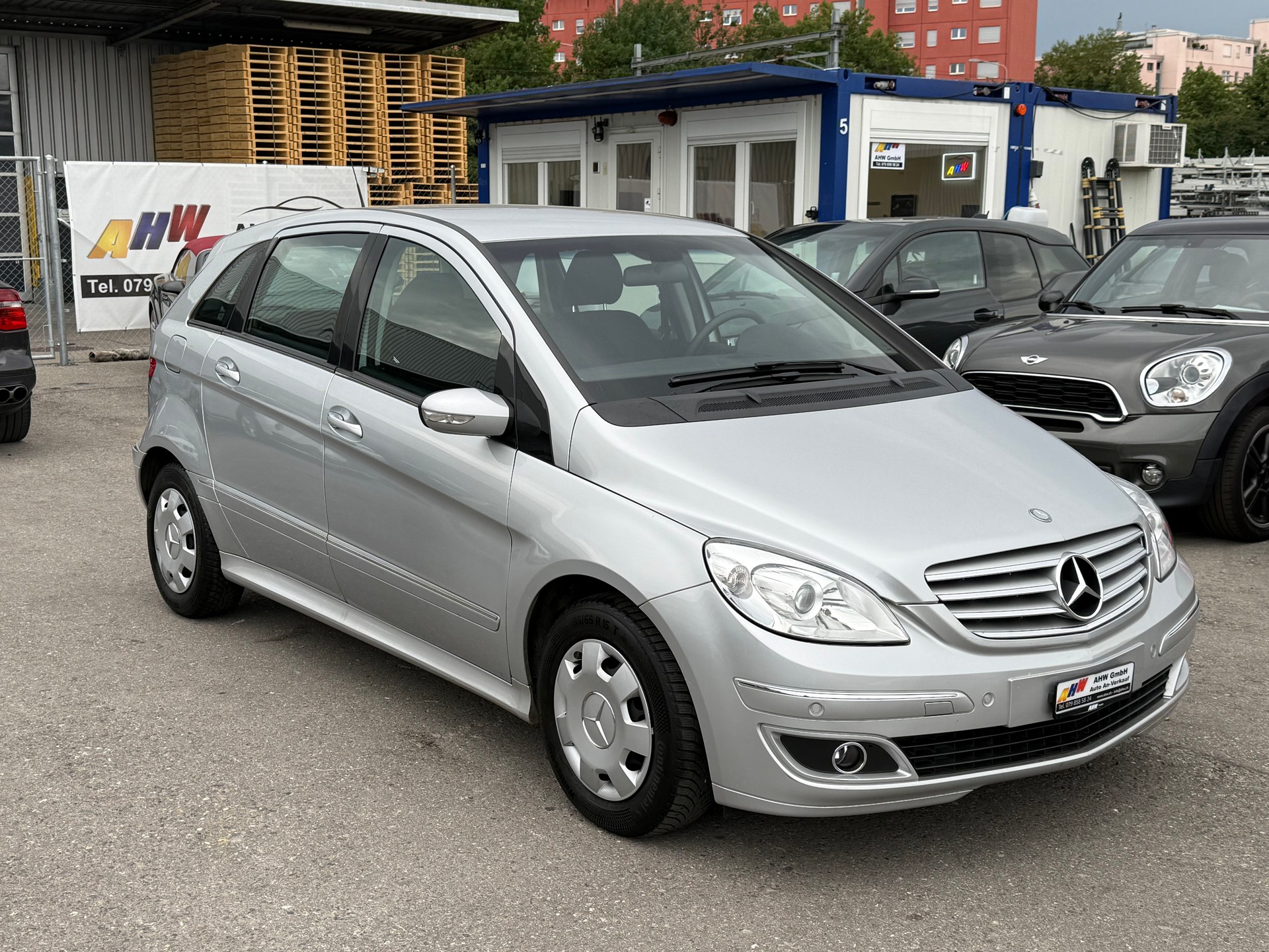 MERCEDES-BENZ B 170 Automat / Frisch ab MFK & ab Service / Top Zustand / PDC v & h / Klimaanlage-image-2