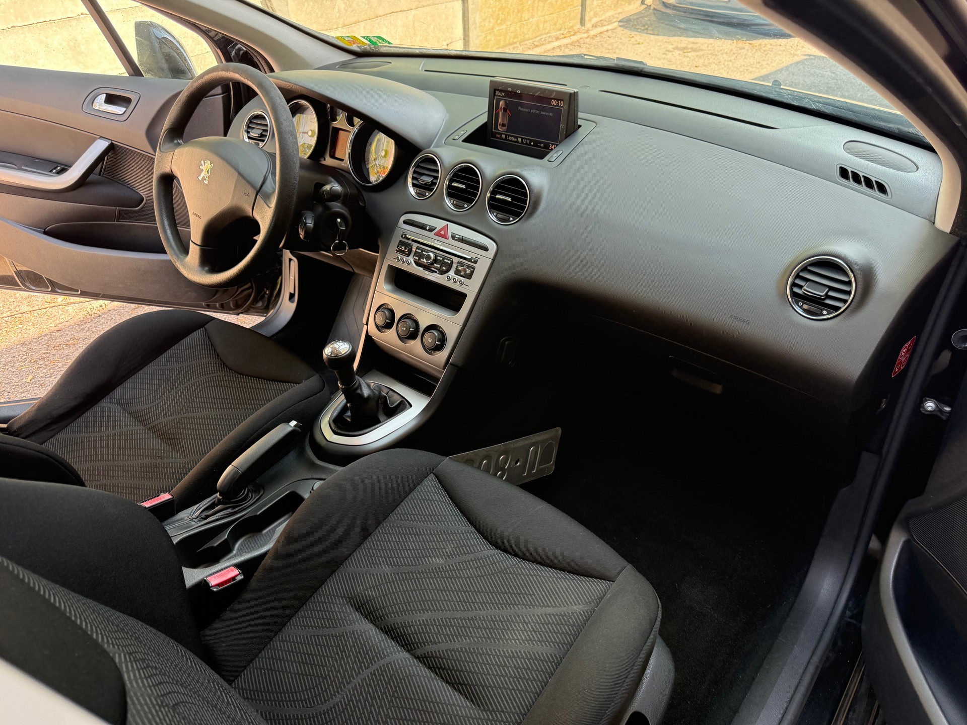 PEUGEOT 308 1.4 16V VTI Trendy-image-12