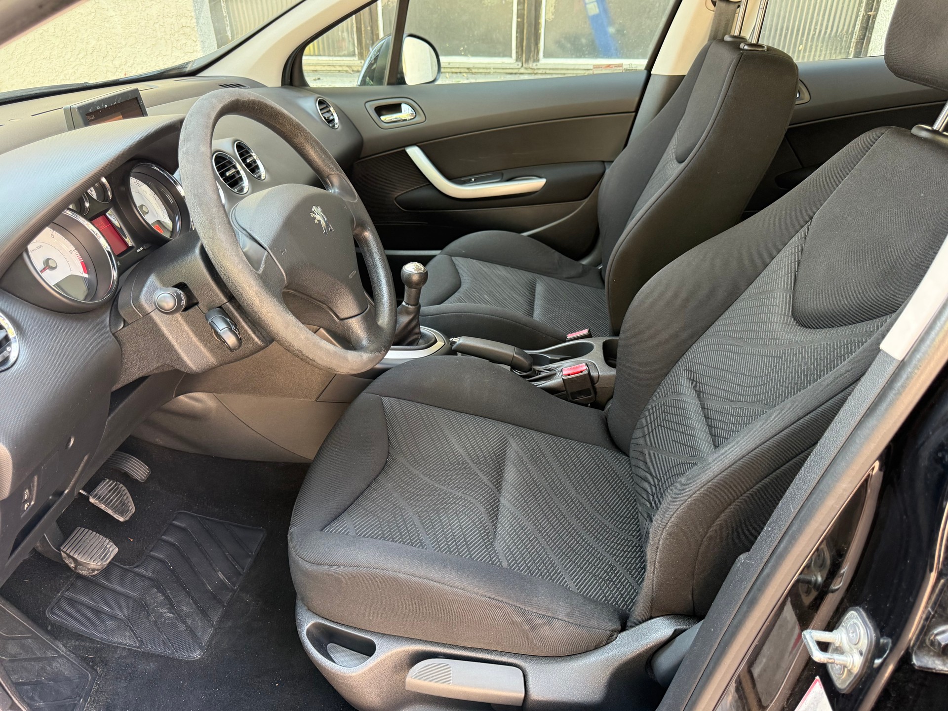 PEUGEOT 308 1.4 16V VTI Trendy-image-6