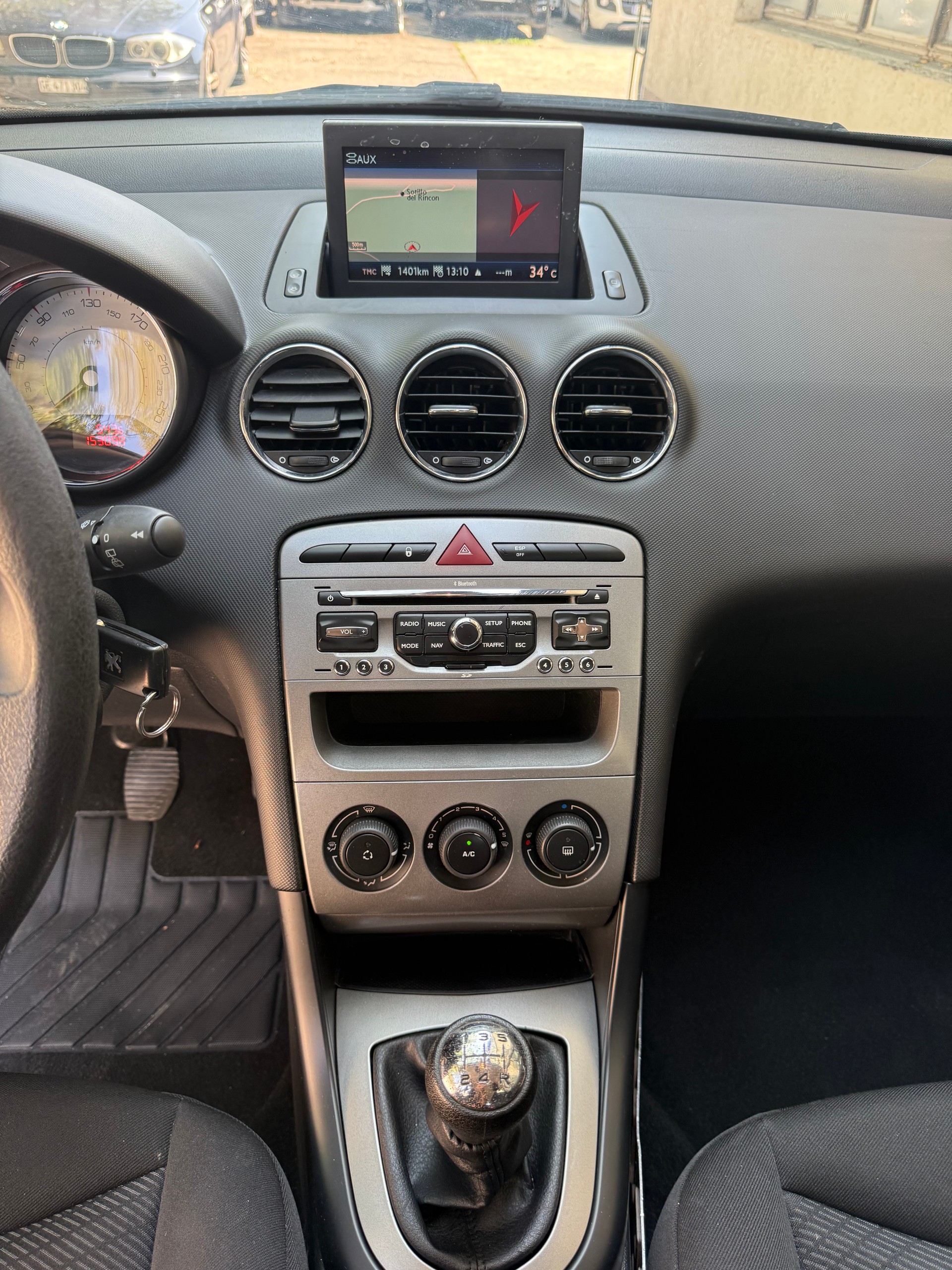 PEUGEOT 308 1.4 16V VTI Trendy-image-8