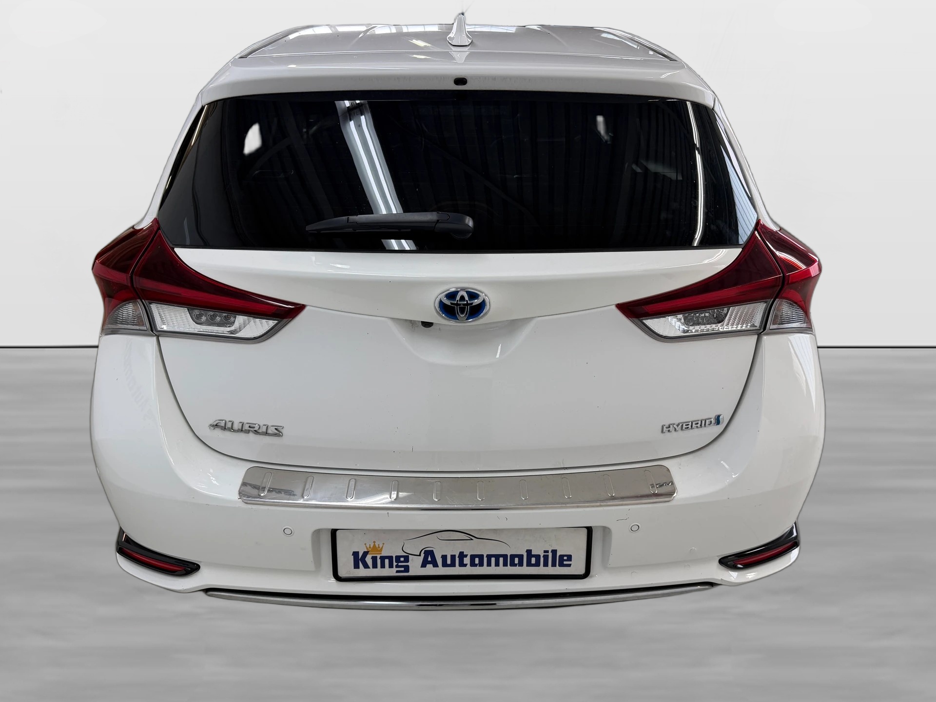 TOYOTA Auris 1.8 HSD Trend e-CVT | CH-Auto | 1-Hand | Frisch MFK | Ab Service-image-5