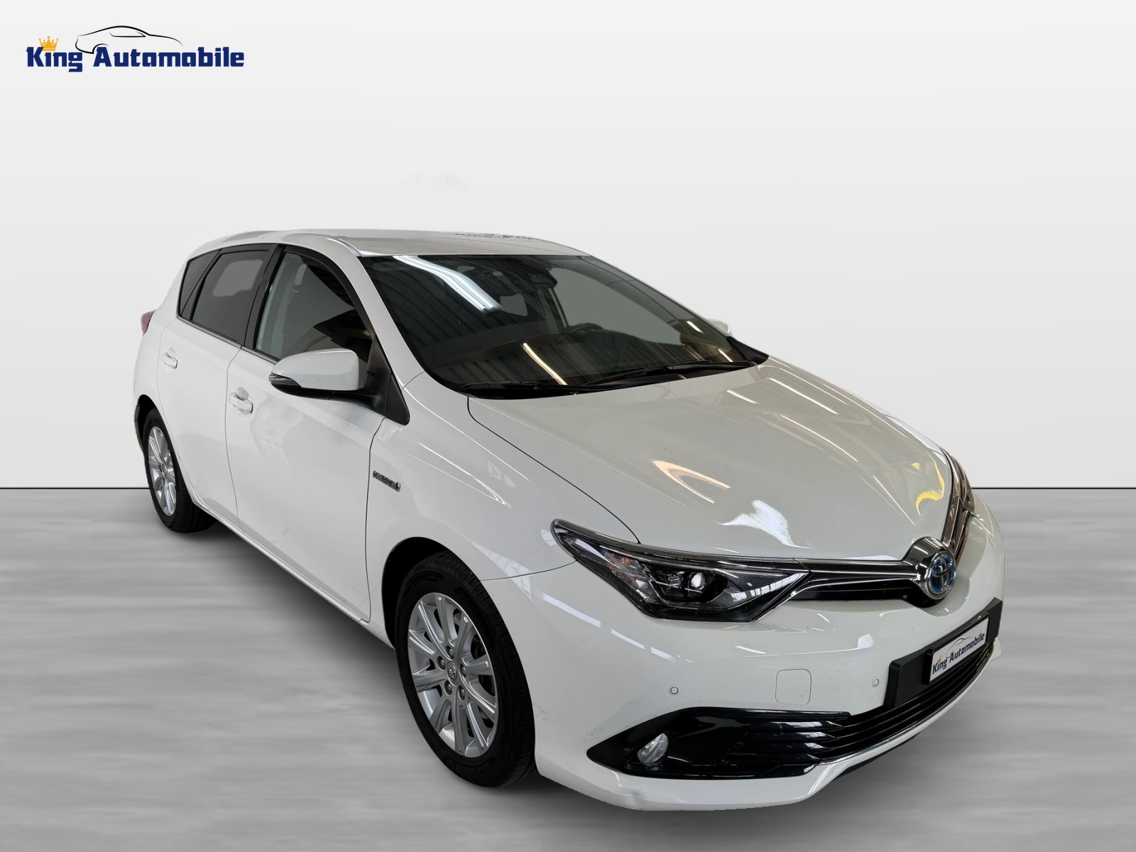 TOYOTA Auris 1.8 HSD Trend e-CVT | CH-Auto | 1-Hand | Frisch MFK | Ab Service-image-0