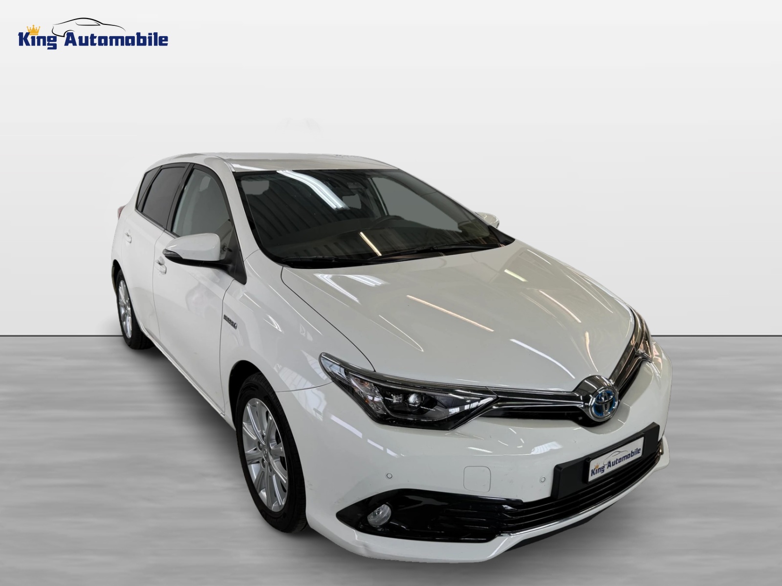 TOYOTA Auris 1.8 HSD Trend e-CVT | CH-Auto | 1-Hand | Frisch MFK | Ab Service-image-3