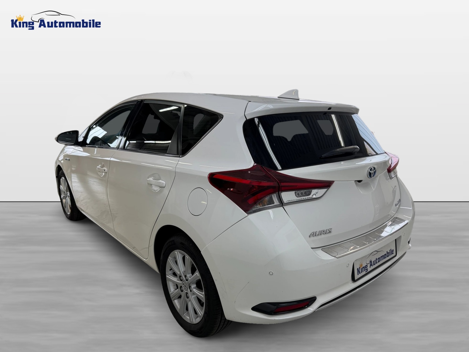 TOYOTA Auris 1.8 HSD Trend e-CVT | CH-Auto | 1-Hand | Frisch MFK | Ab Service-image-4