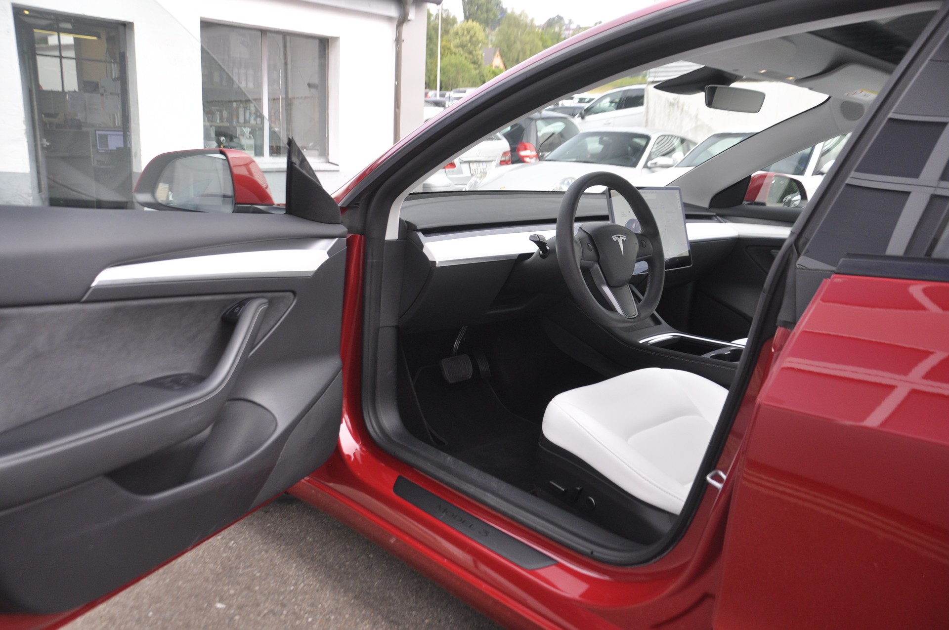 TESLA Model 3 Long Range Dual Motor AWD-image-3