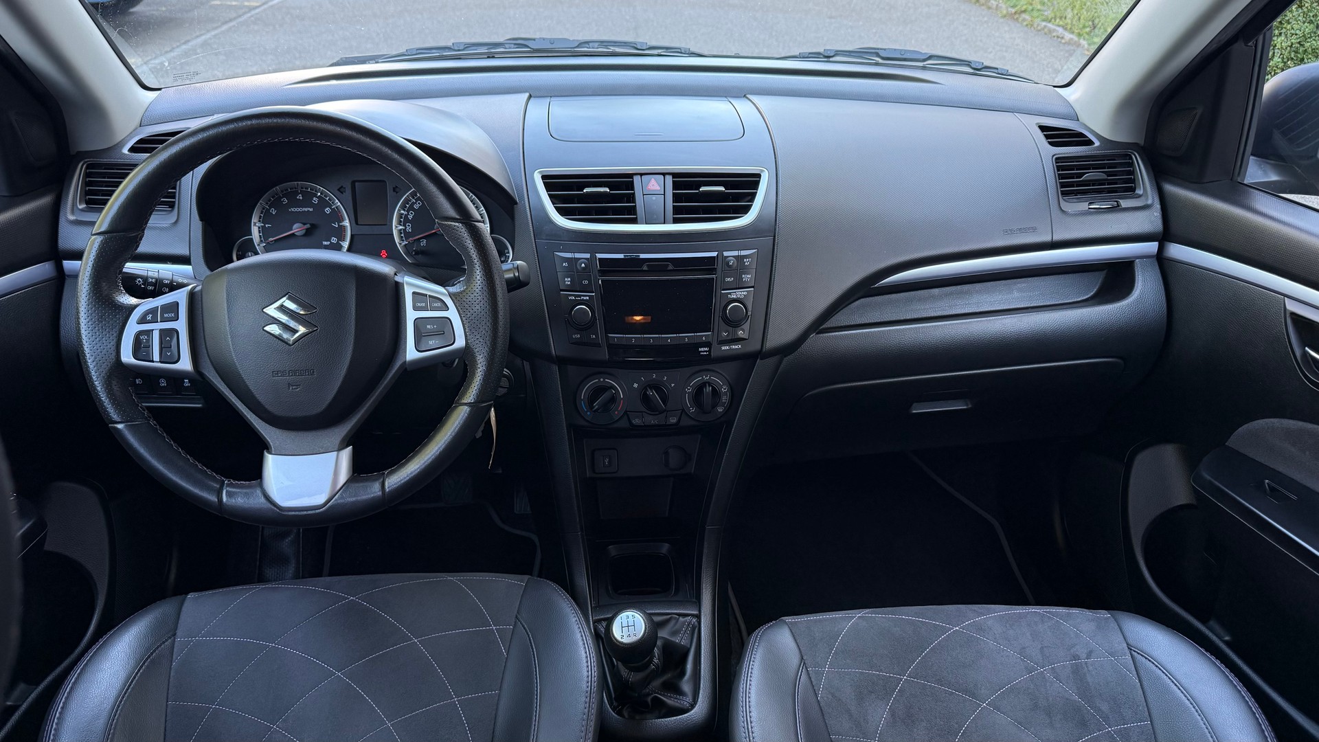 SUZUKI Swift 1.2i 16V Sergio Cellano Top 4x4-image-9