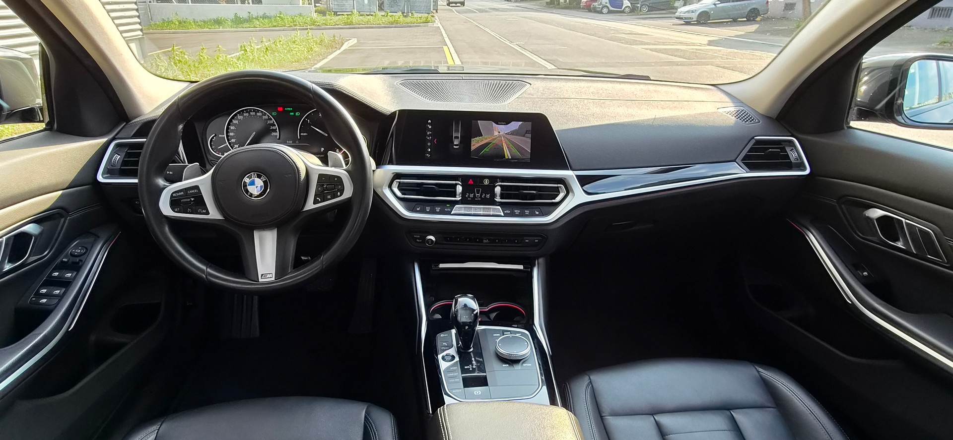 BMW 320d-image-3