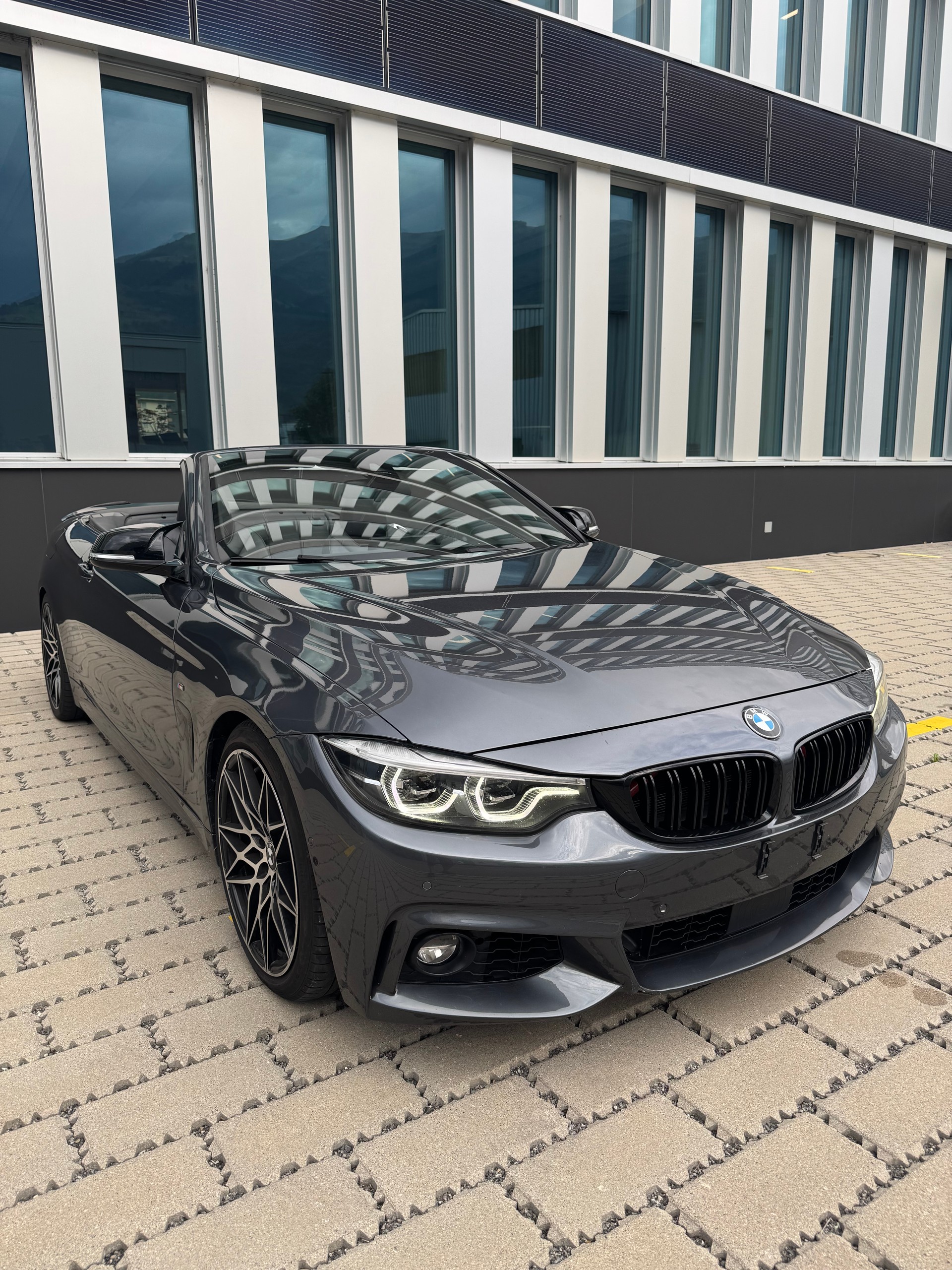 BMW 440i Cabriolet xDrive M Sport Individual Steptronic-image-1