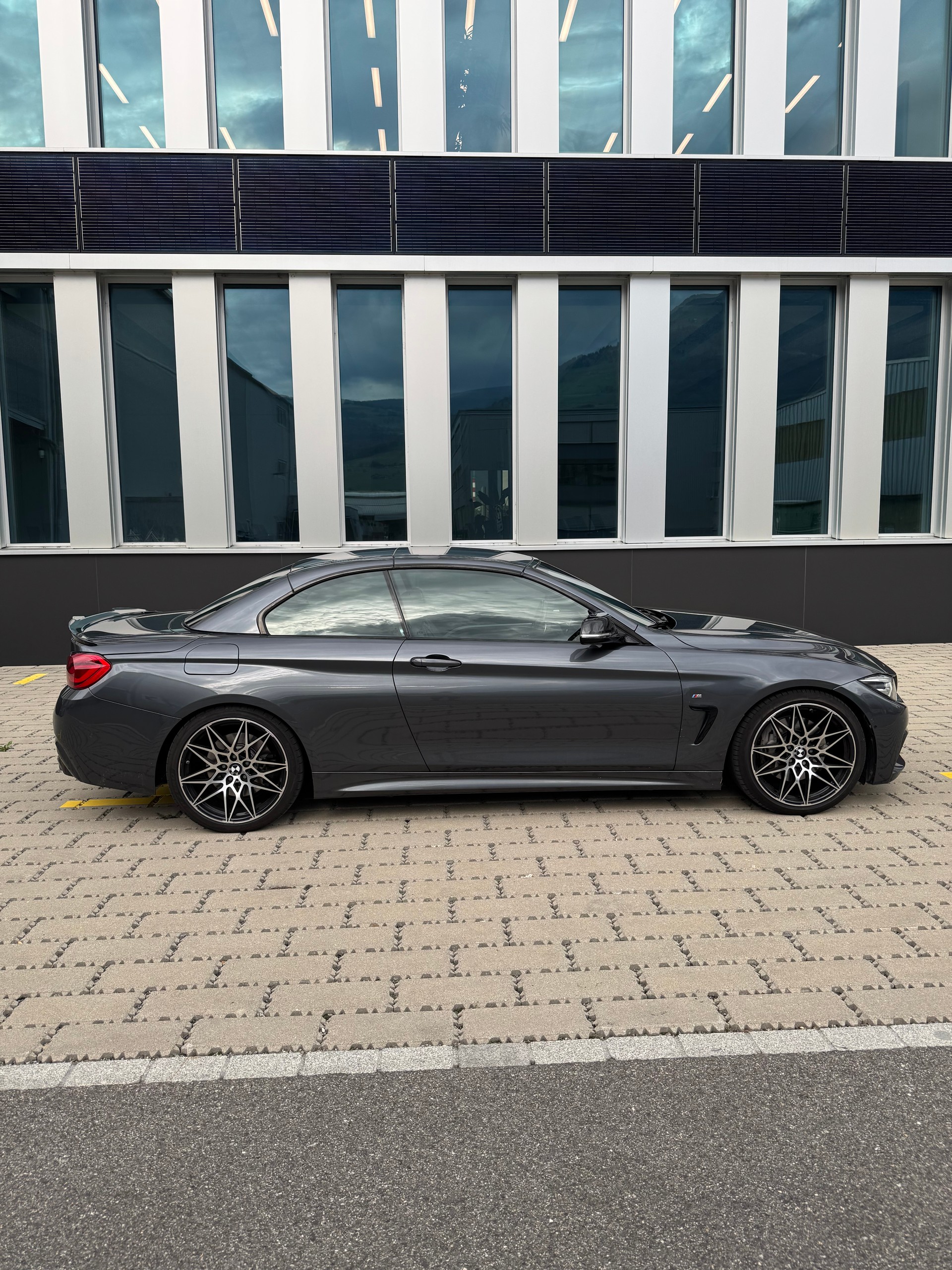 BMW 440i Cabriolet xDrive M Sport Individual Steptronic-image-4