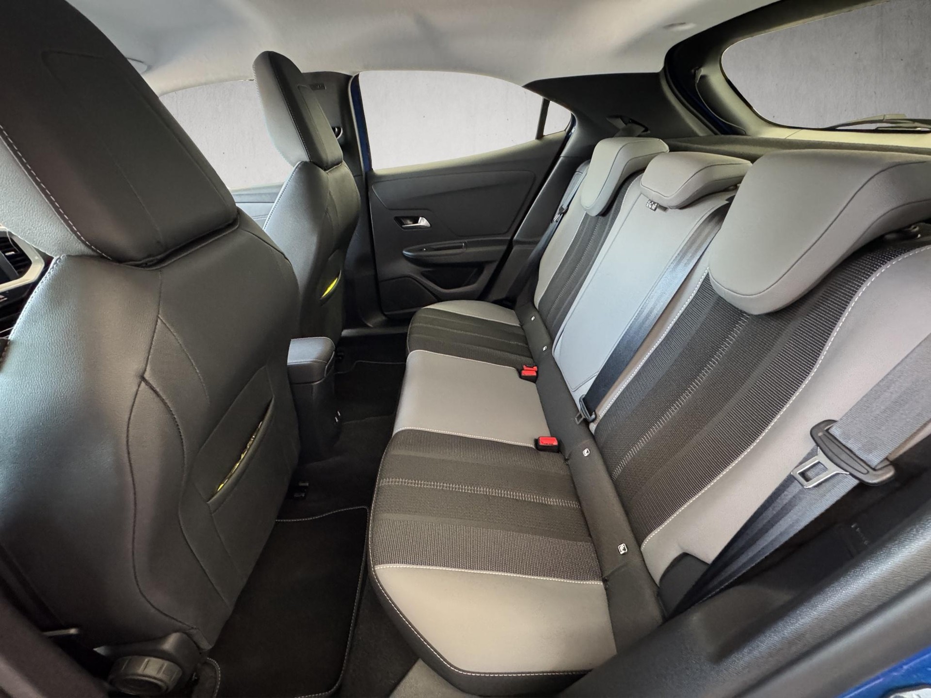 OPEL Mokka-e Edition 156PS-image-11