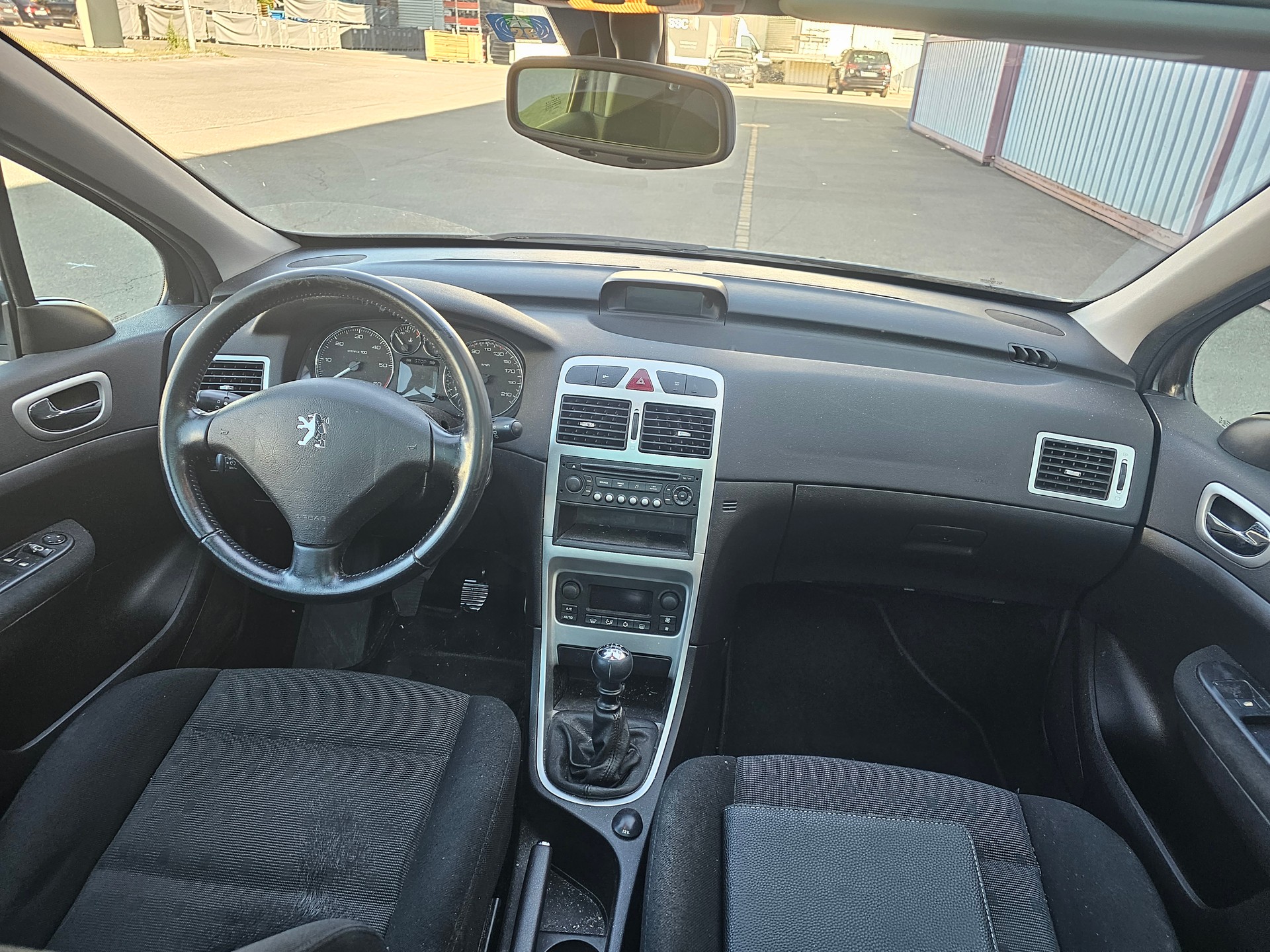 PEUGEOT 307 2.0 HDI XS-image-5