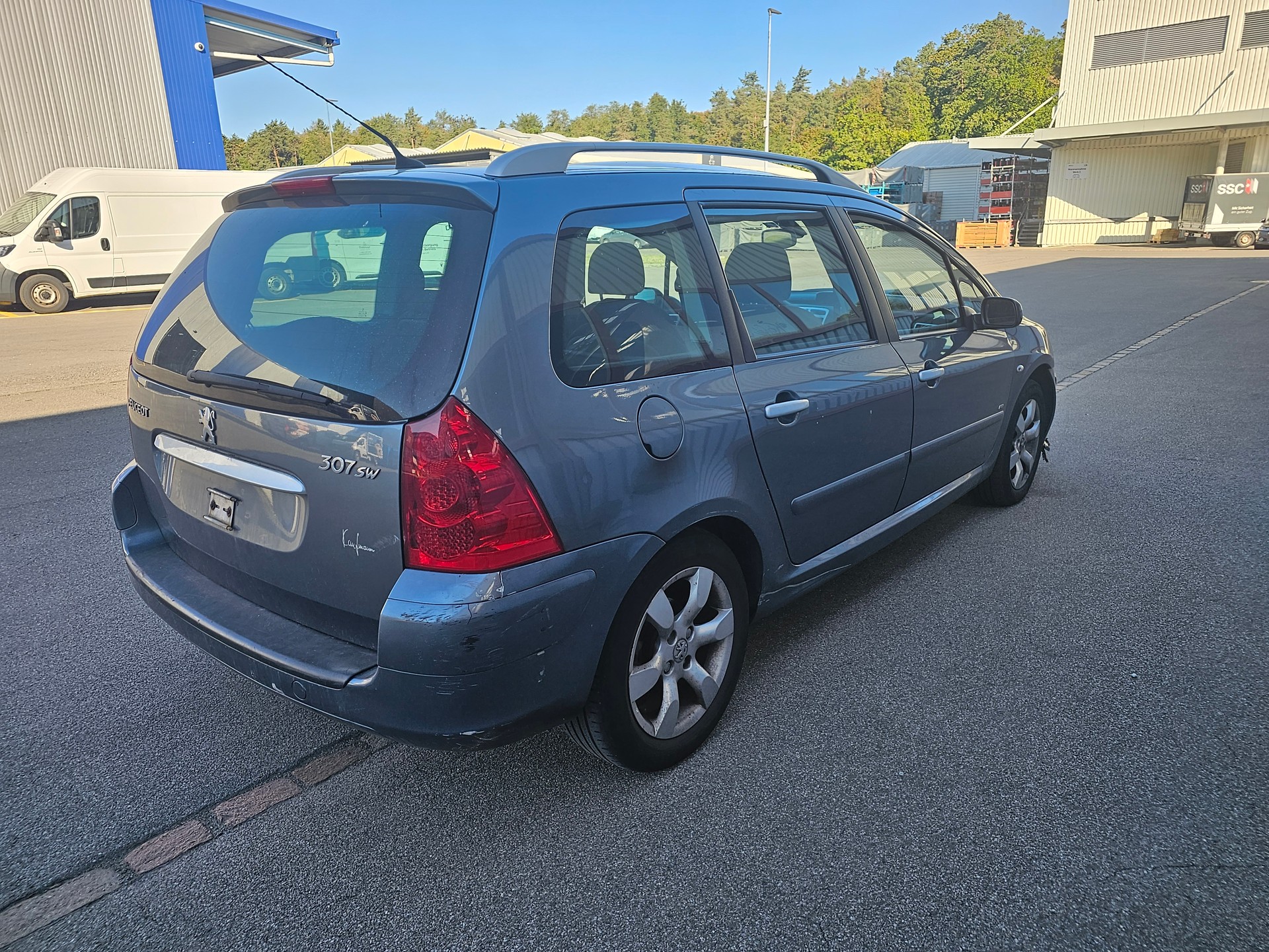 PEUGEOT 307 2.0 HDI XS-image-3