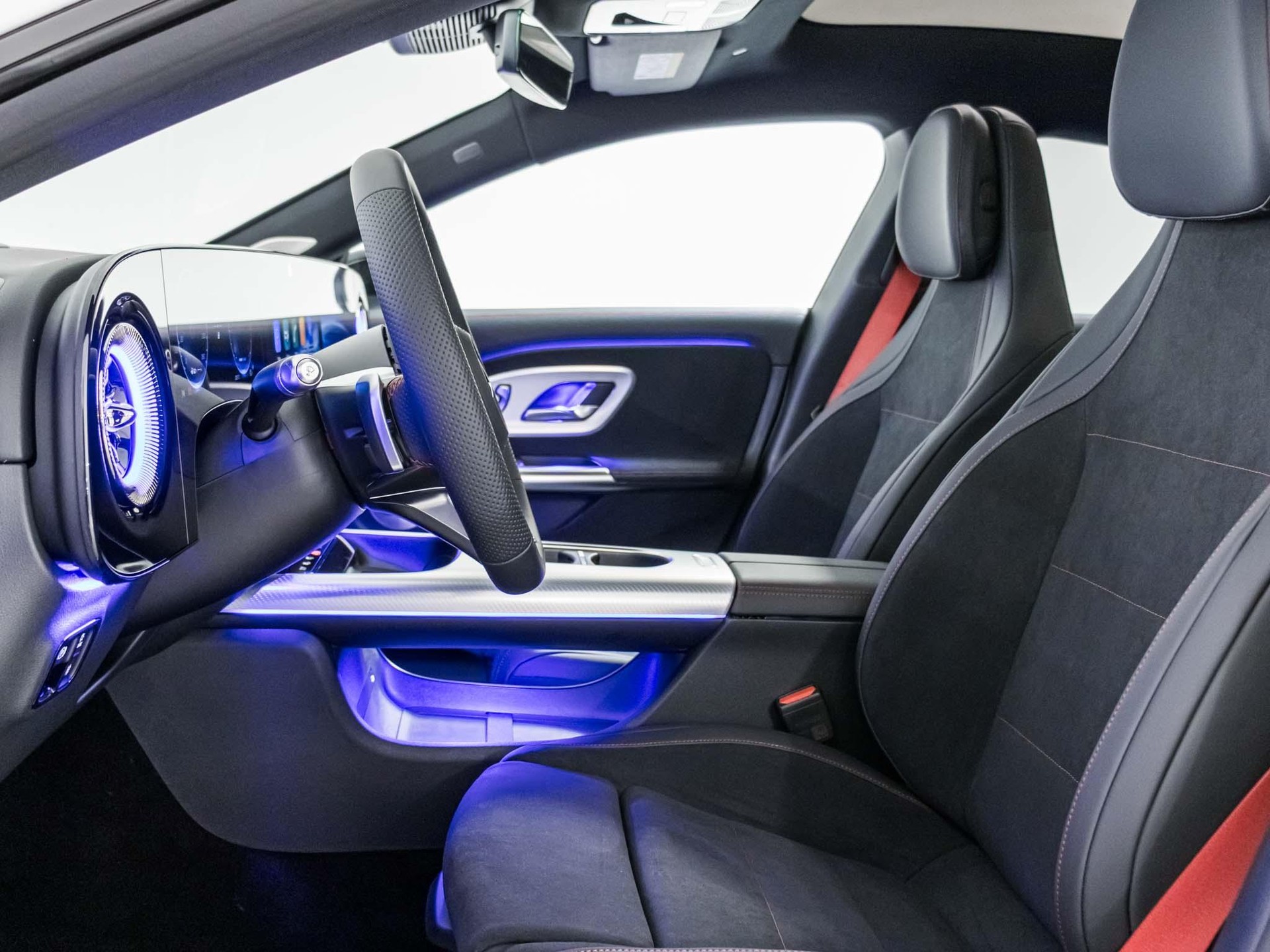 MERCEDES-BENZ CLA 220 4MATIC-image-6