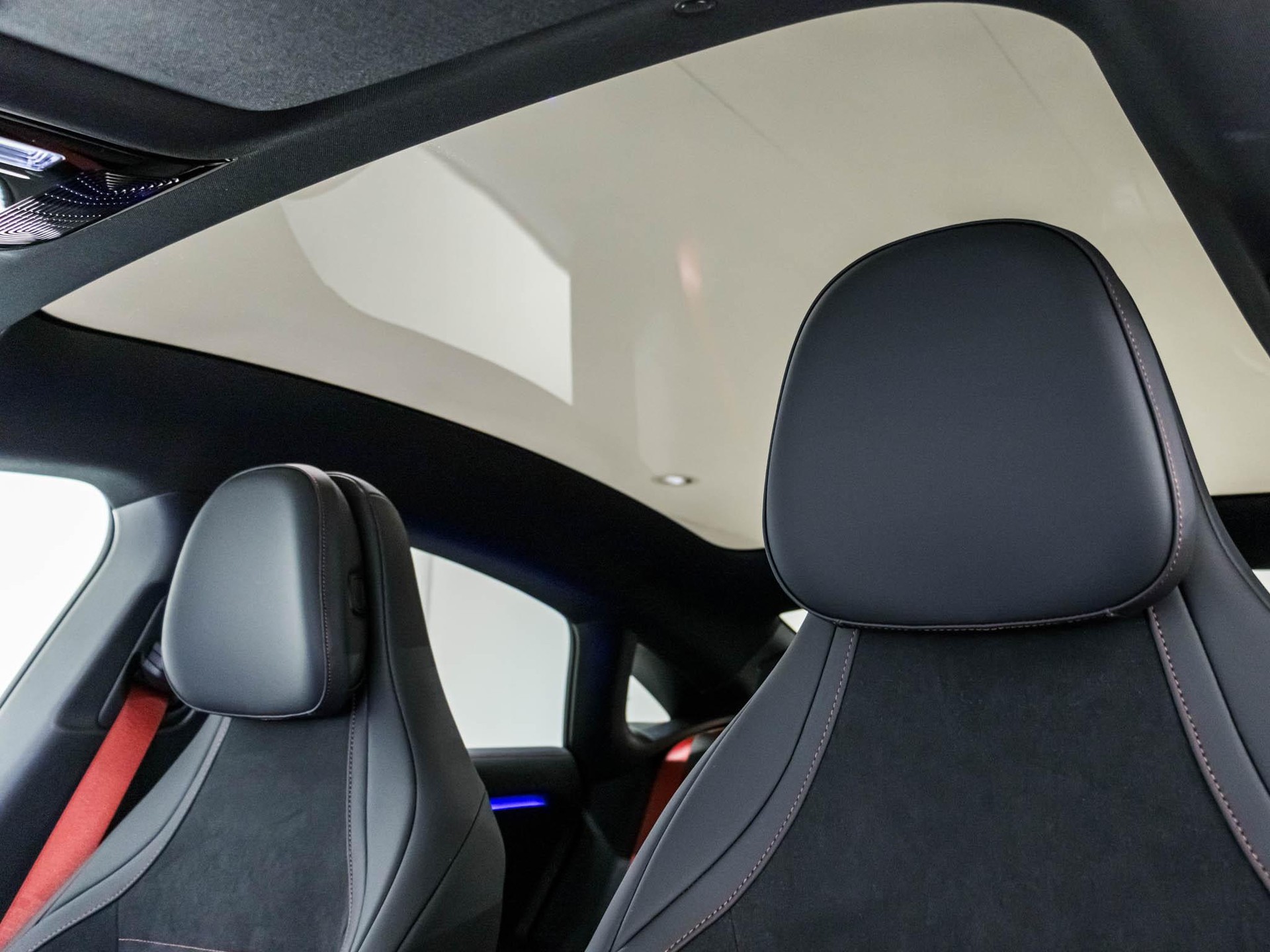 MERCEDES-BENZ CLA 220 4MATIC-image-8