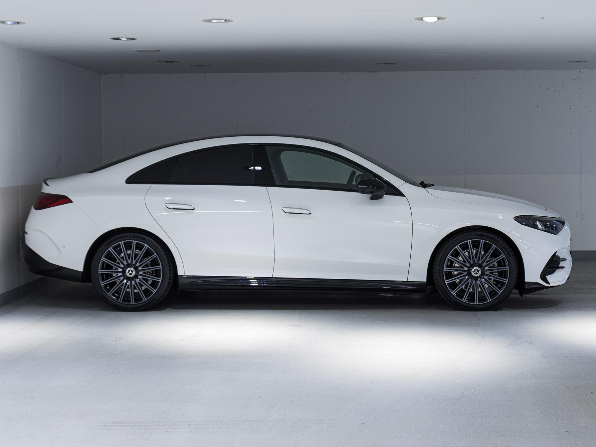 MERCEDES-BENZ CLA 220 4MATIC-image-1