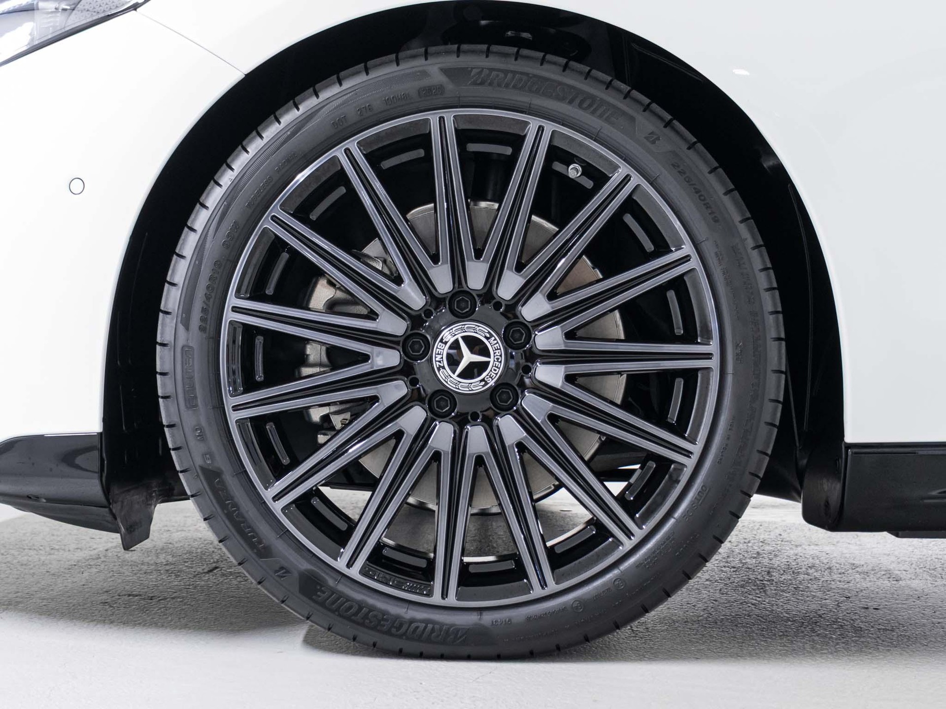 MERCEDES-BENZ CLA 220 4MATIC-image-13