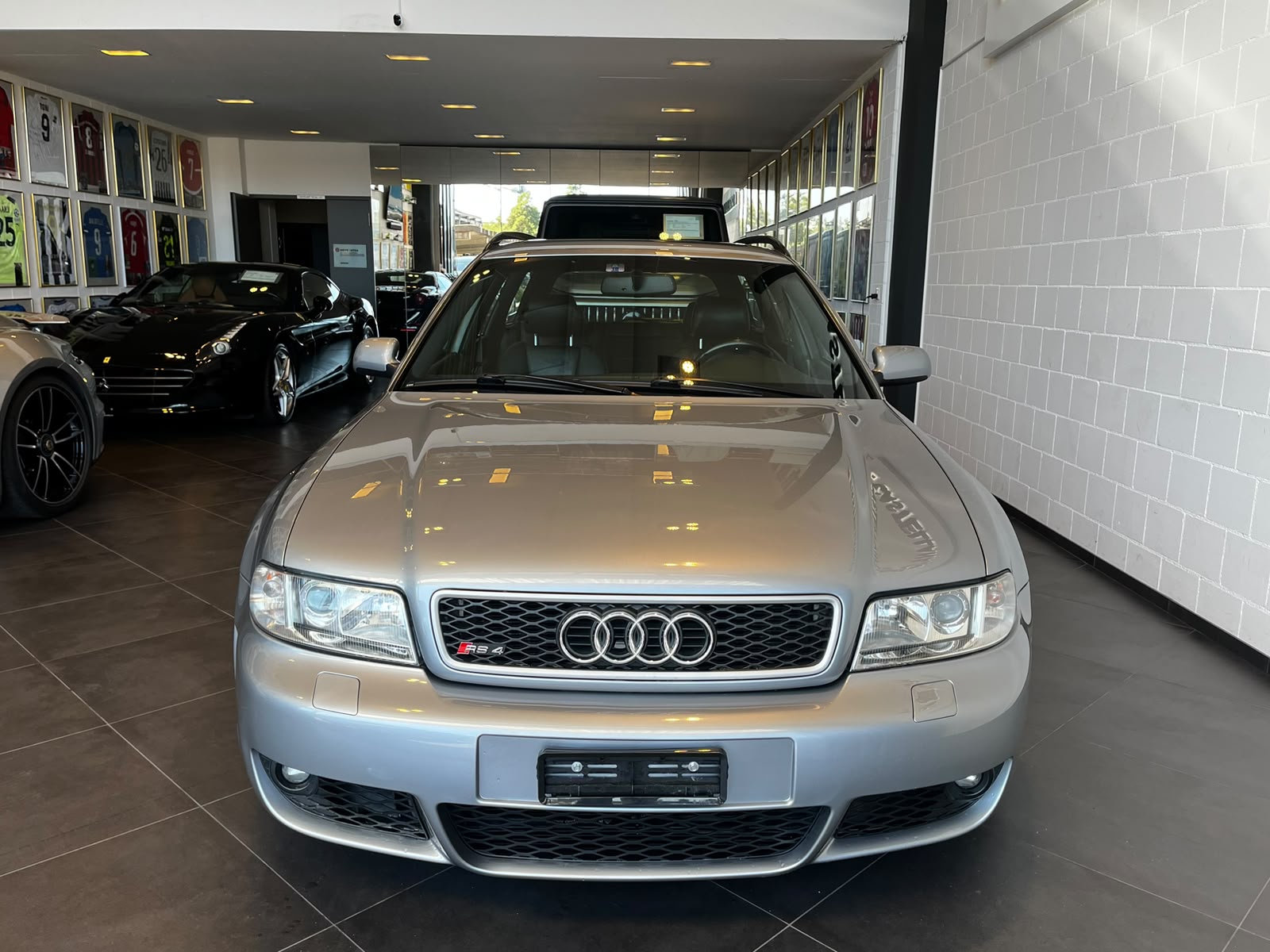 AUDI RS4 Avant quattro-image-1