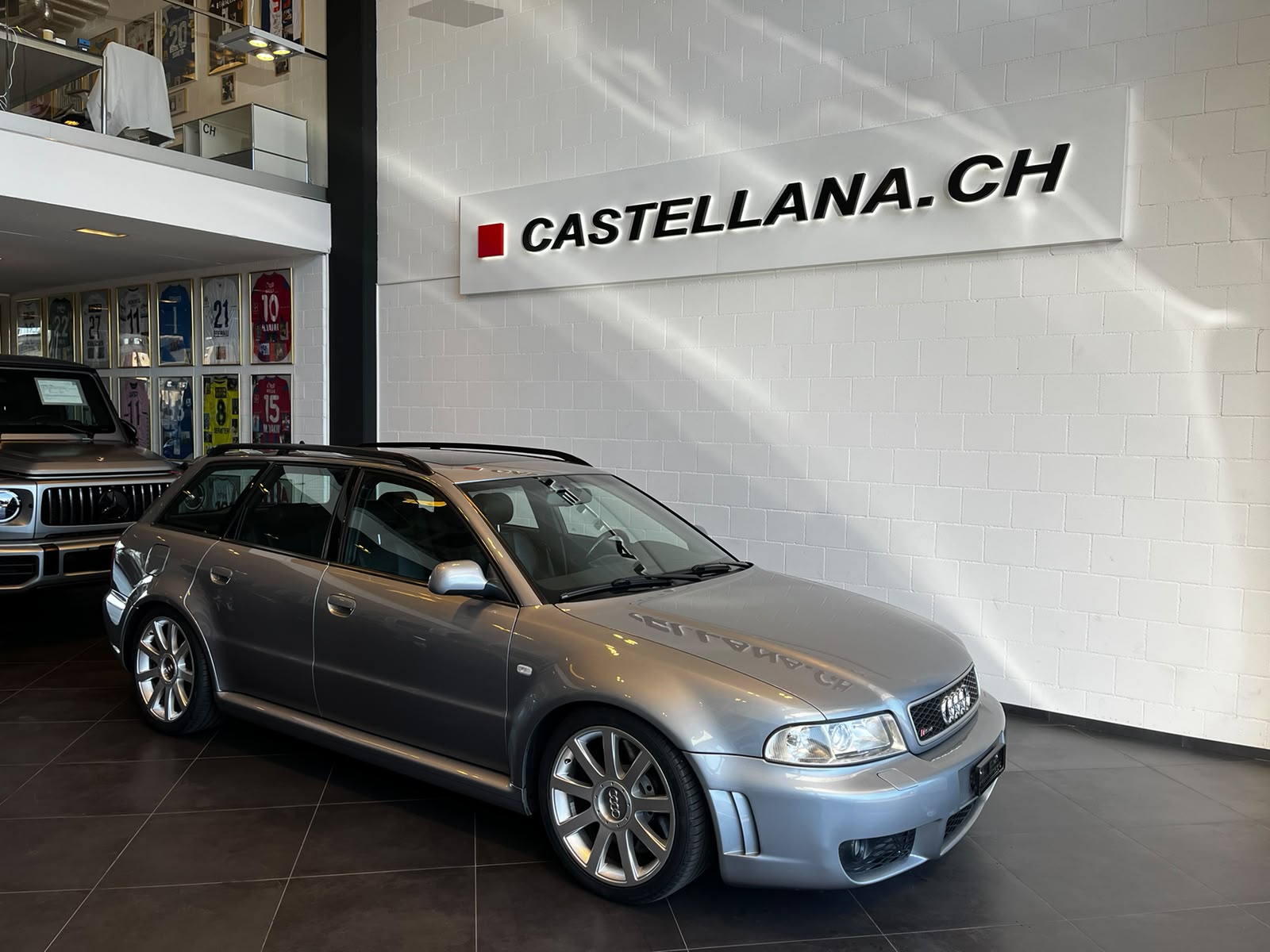 AUDI RS4 Avant quattro-image-0